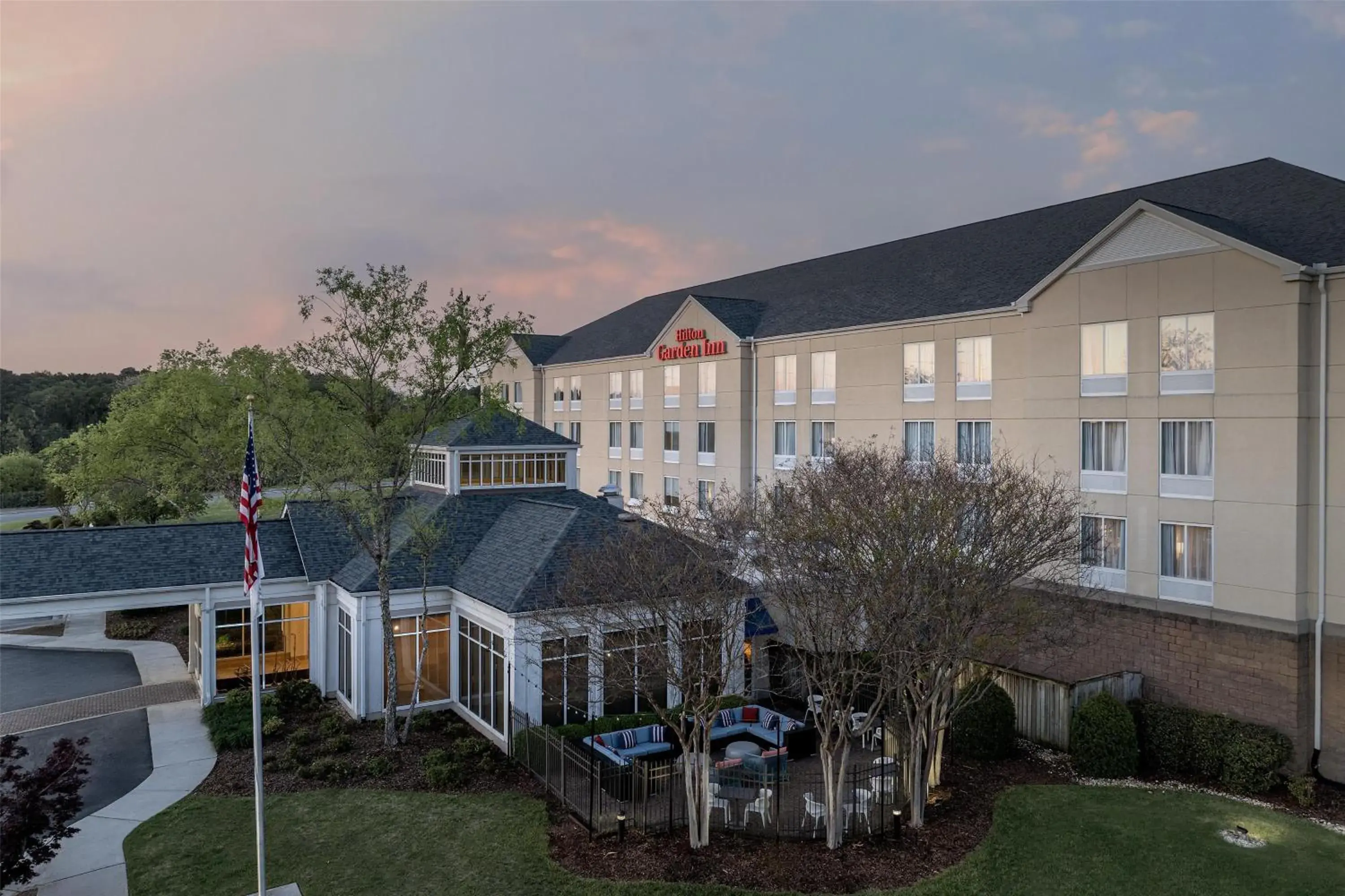 Property building in Hilton Garden Inn Huntsville/Space Center Property building in Hilton Garden Inn Huntsville/Space Center
