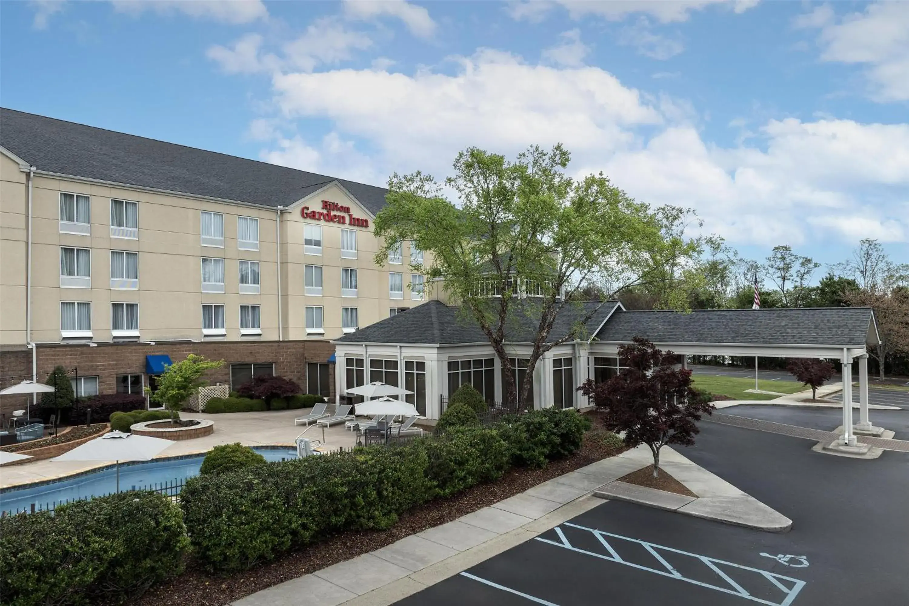 Property building in Hilton Garden Inn Huntsville/Space Center Property building in Hilton Garden Inn Huntsville/Space Center