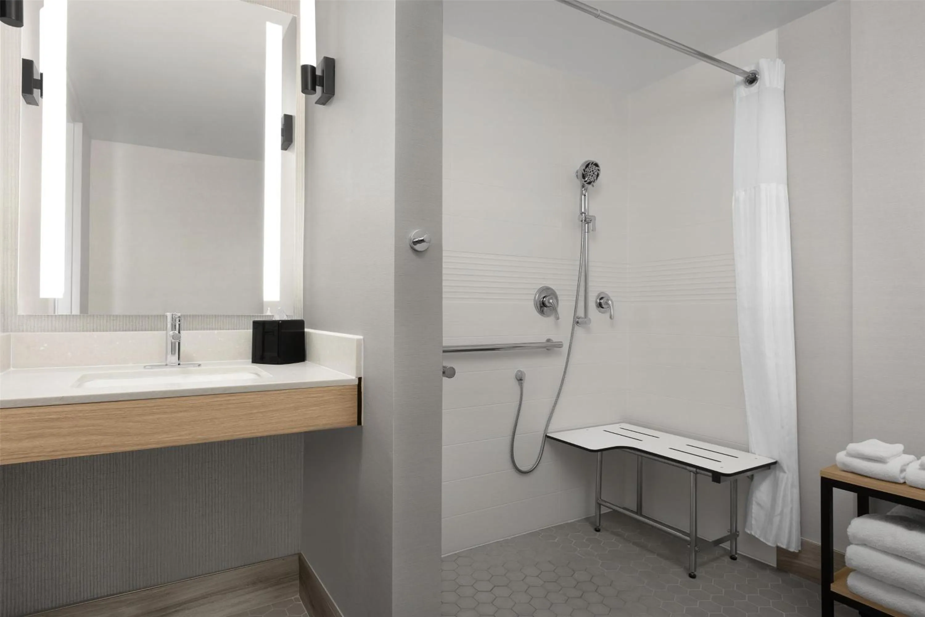 Bathroom in Hilton Garden Inn Huntsville/Space Center