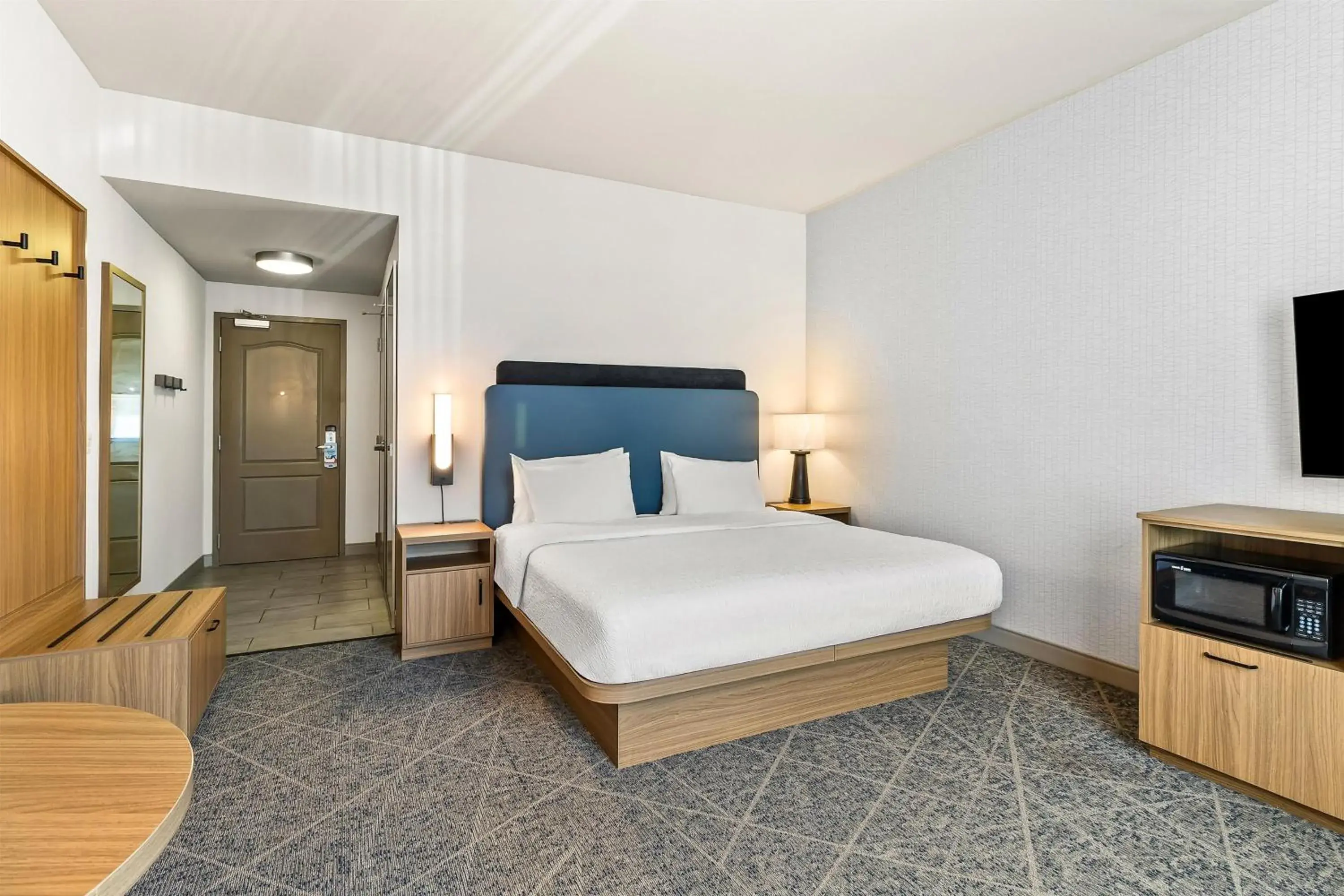 Bed in Hampton Inn and Suites Merced Bed in Hampton Inn and Suites Merced