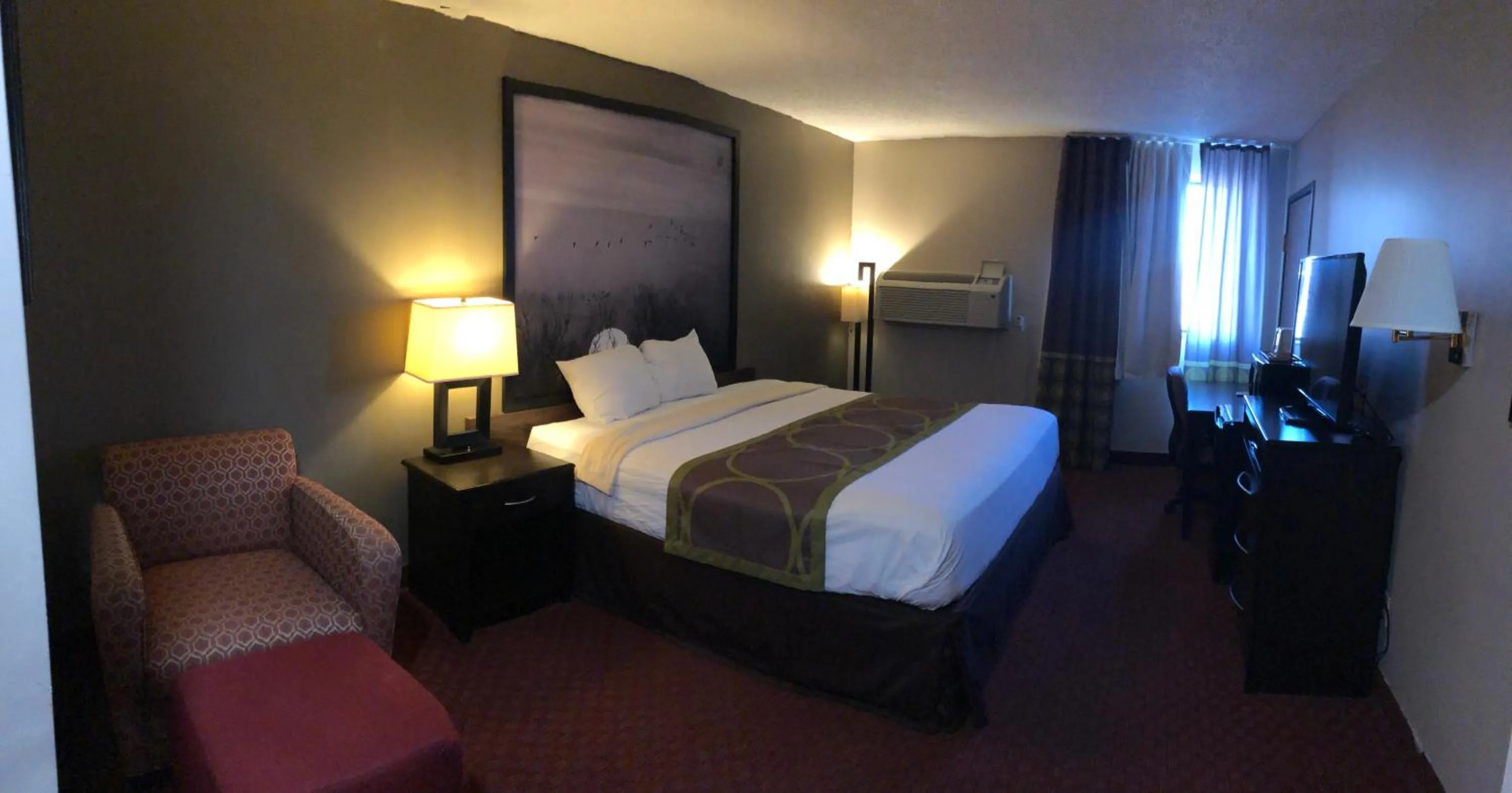 Bed in Super 8 by Wyndham Omaha SW
