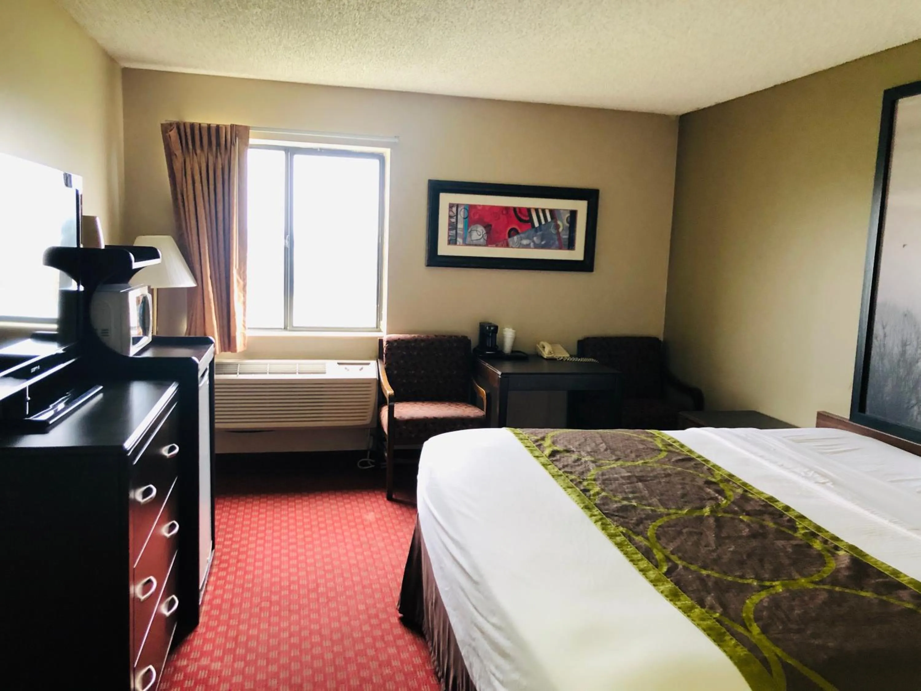 Bed in Super 8 by Wyndham Omaha SW