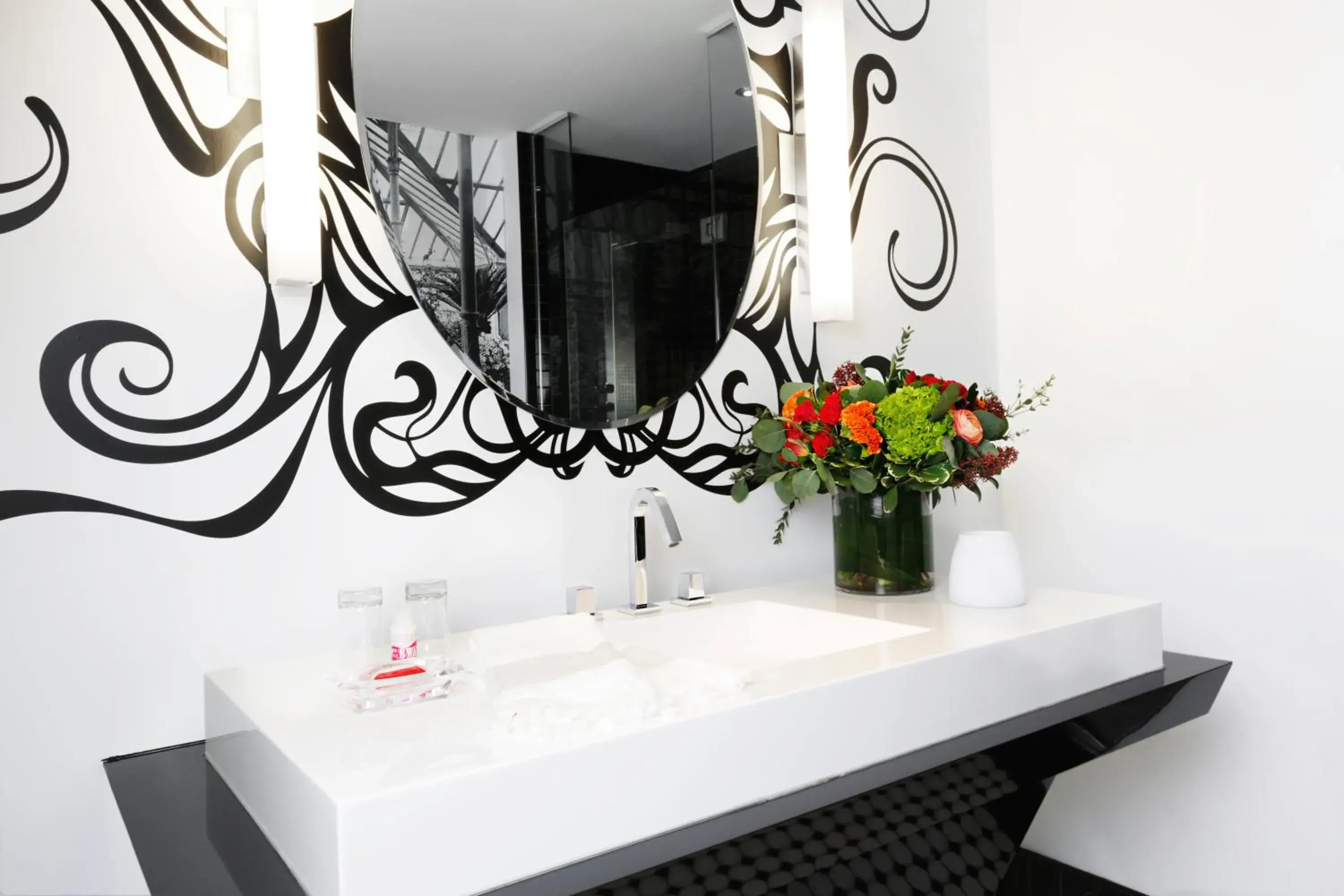 Bathroom in Hotel Chez Swann Bathroom in Hotel Chez Swann