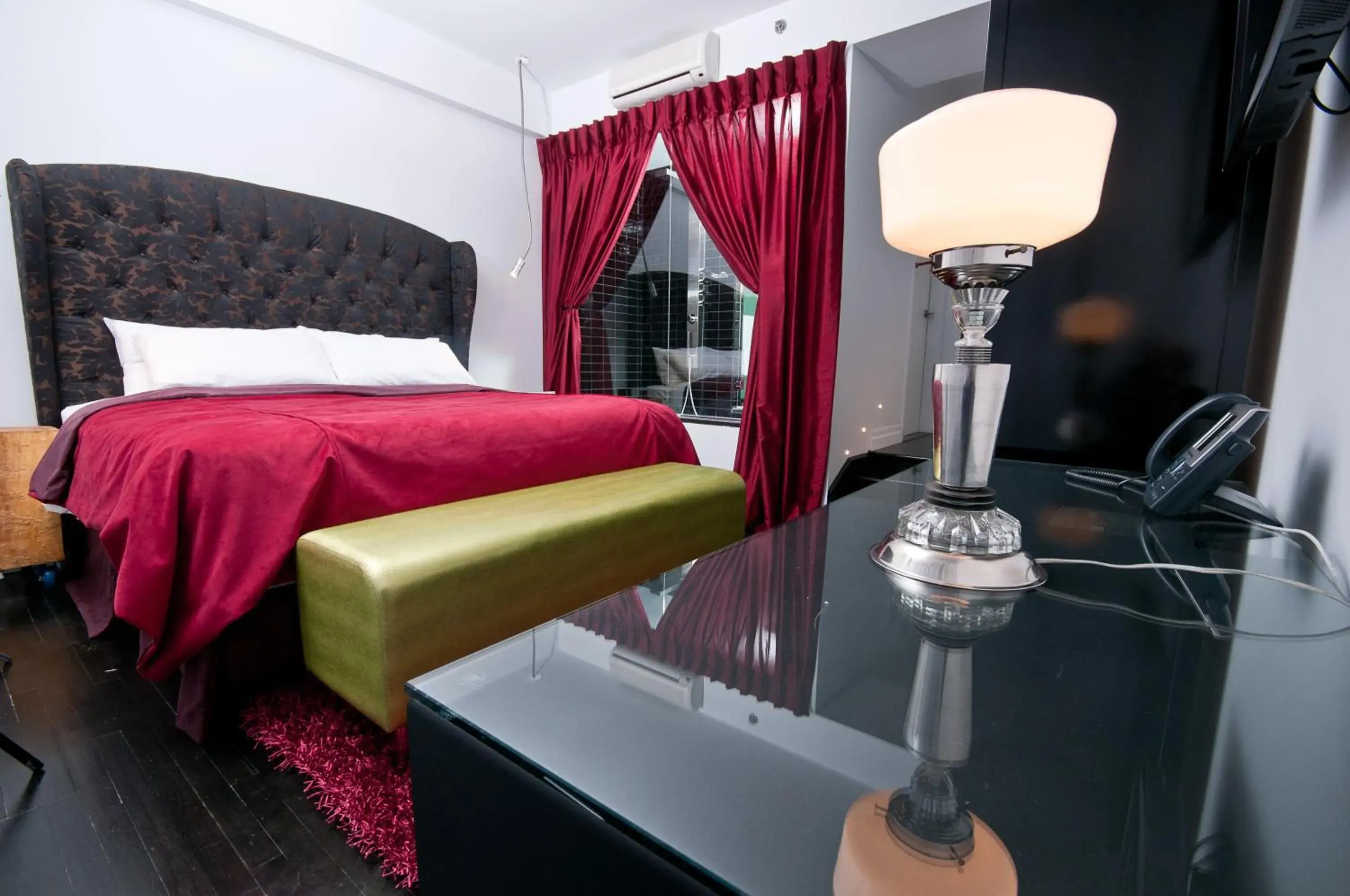 Bed in Hotel Chez Swann Bed in Hotel Chez Swann