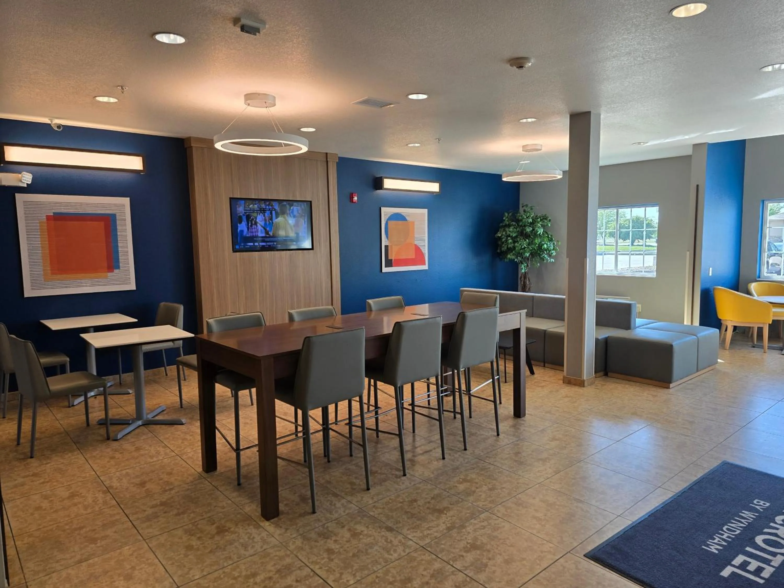 Lobby or reception in Microtel Inn & Suites by Wyndham Bluffs