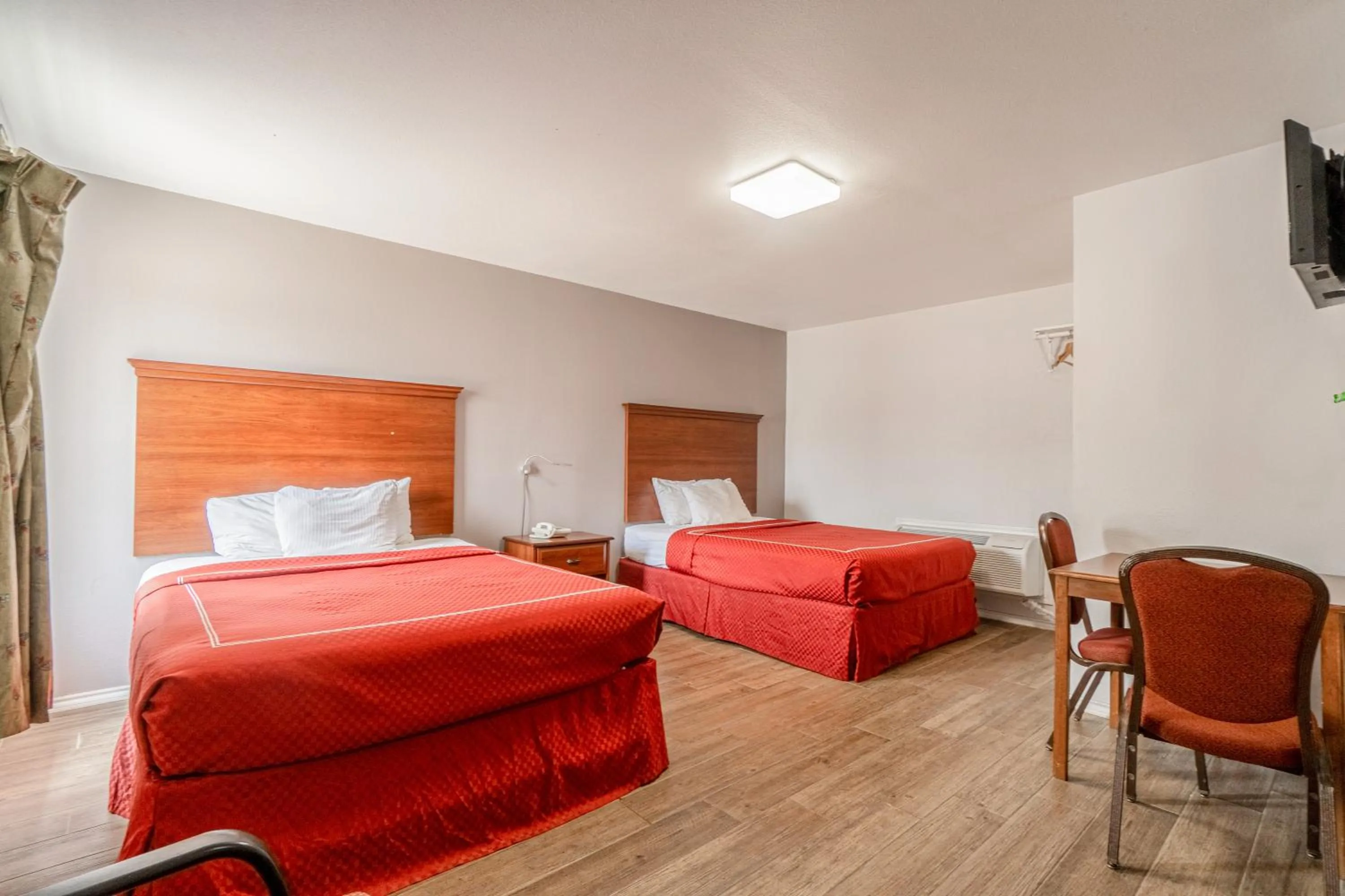 Bedroom, Bed in OYO Budget Inn Falfurrias Hwy 281