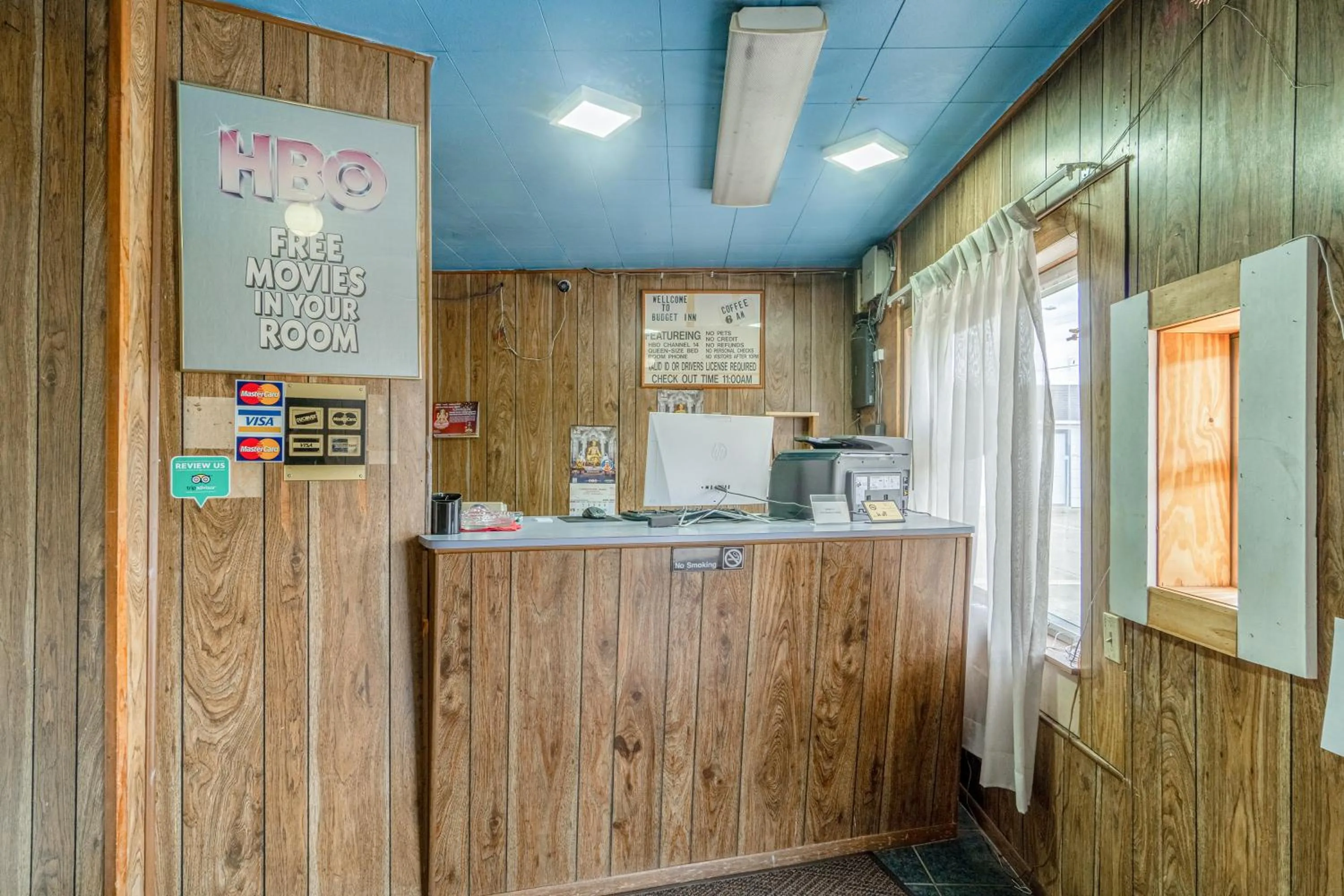 Lobby or reception in OYO Budget Inn Falfurrias Hwy 281