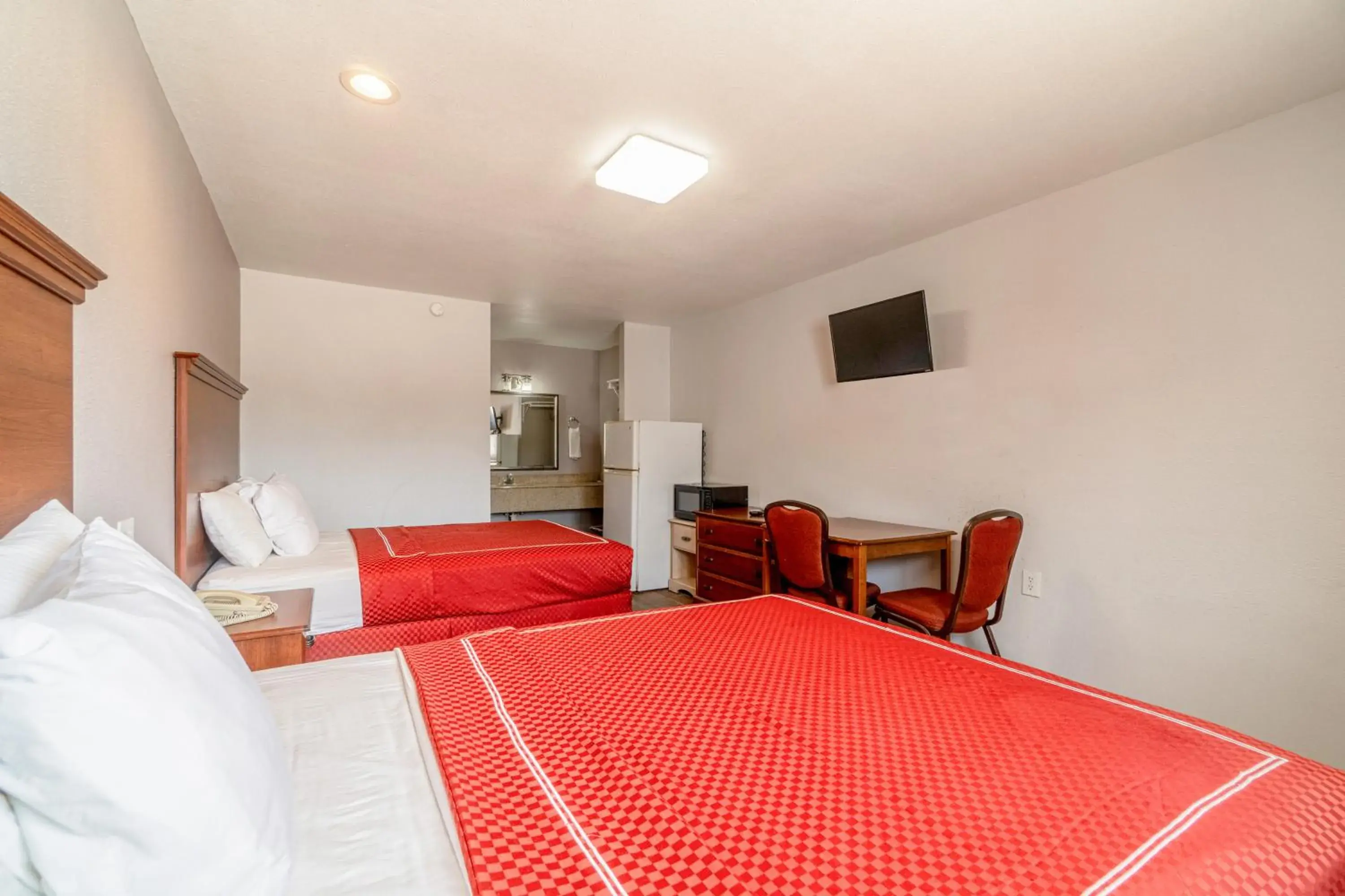 2 Queen Bed Smoking in OYO Budget Inn Falfurrias Hwy 281 2 Queen Bed Smoking in OYO Budget Inn Falfurrias Hwy 281