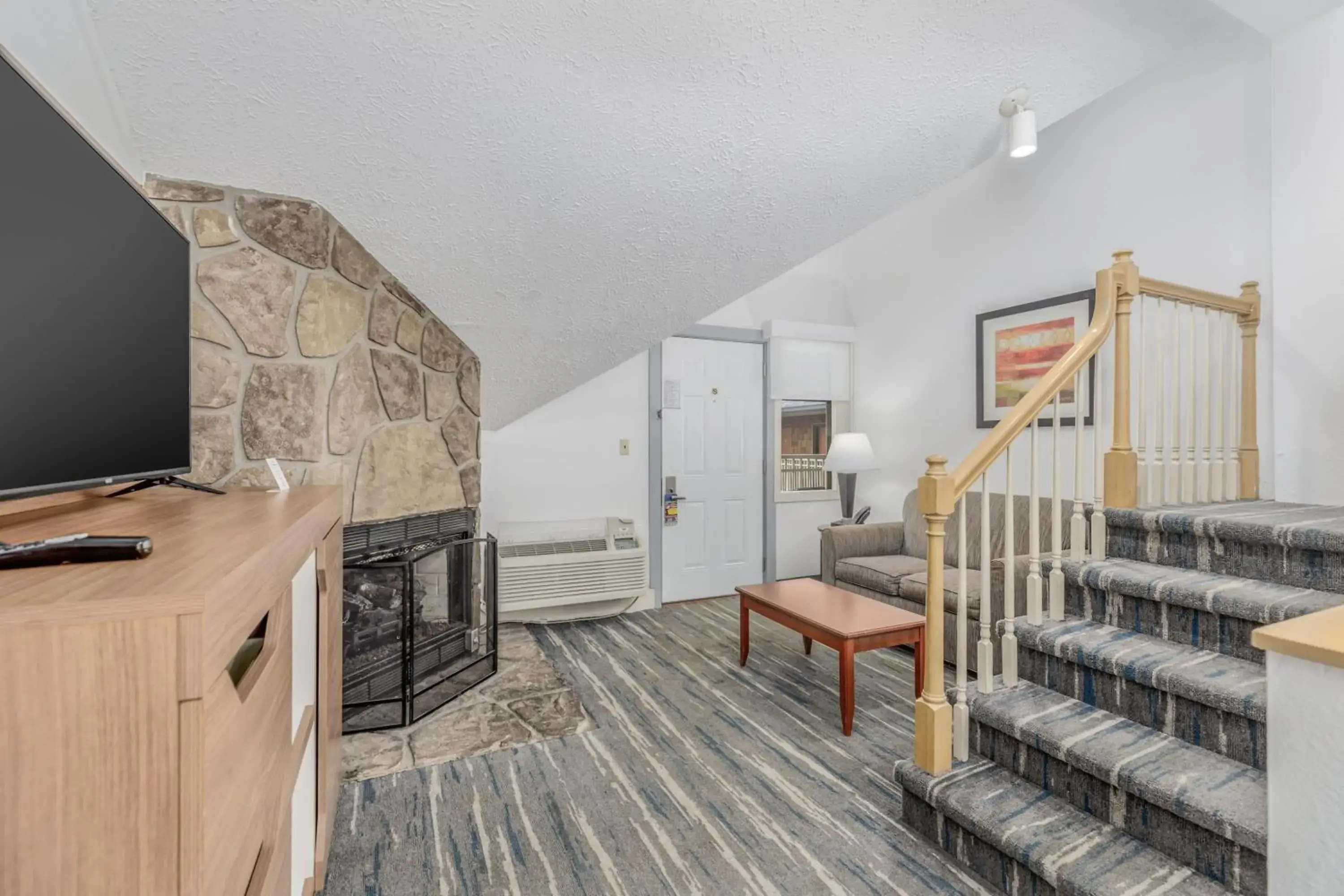 Deluxe Studio in Crossroads Inn & Suites Deluxe Studio in Crossroads Inn & Suites