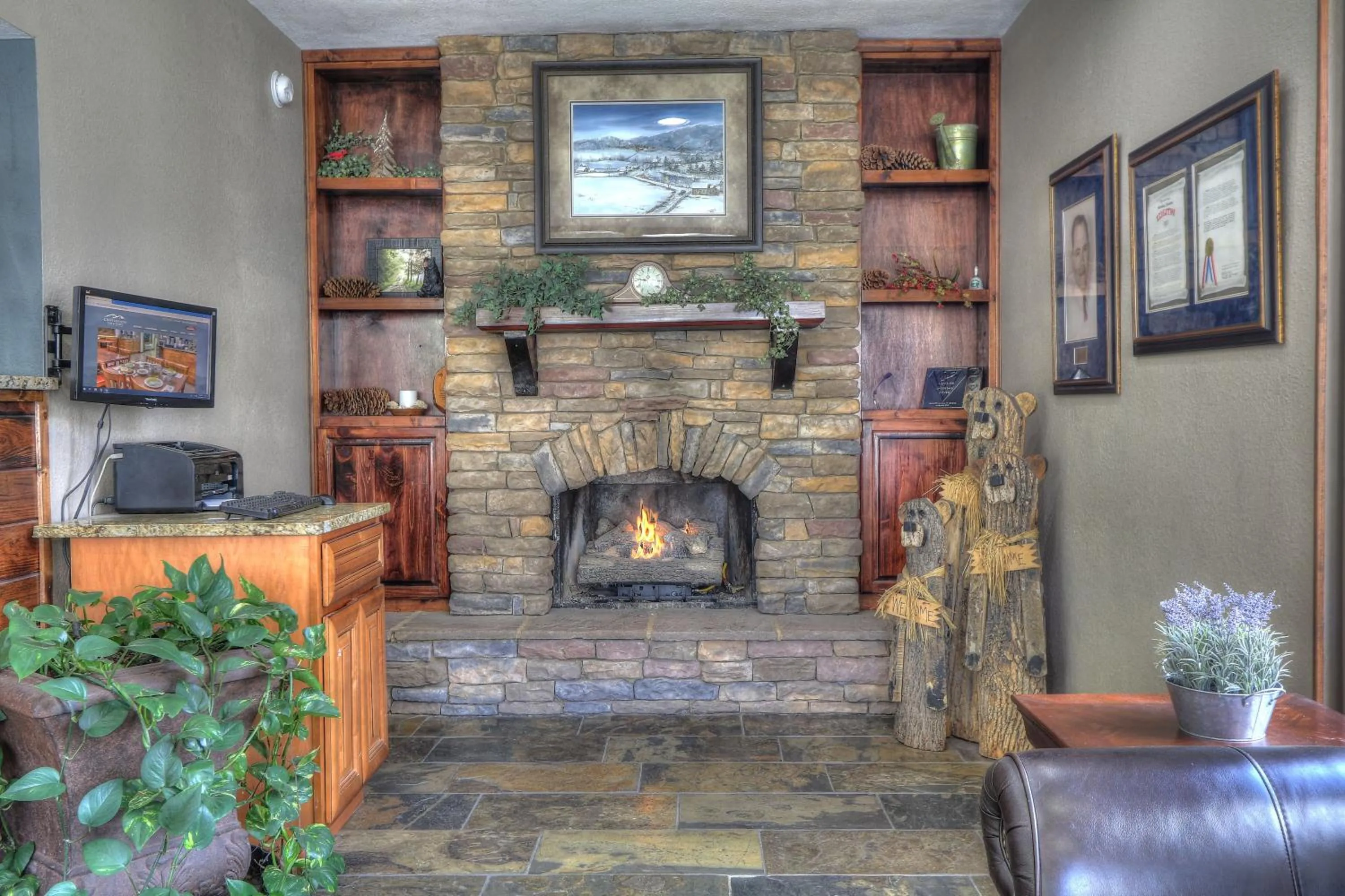 flat iron in Crossroads Inn & Suites