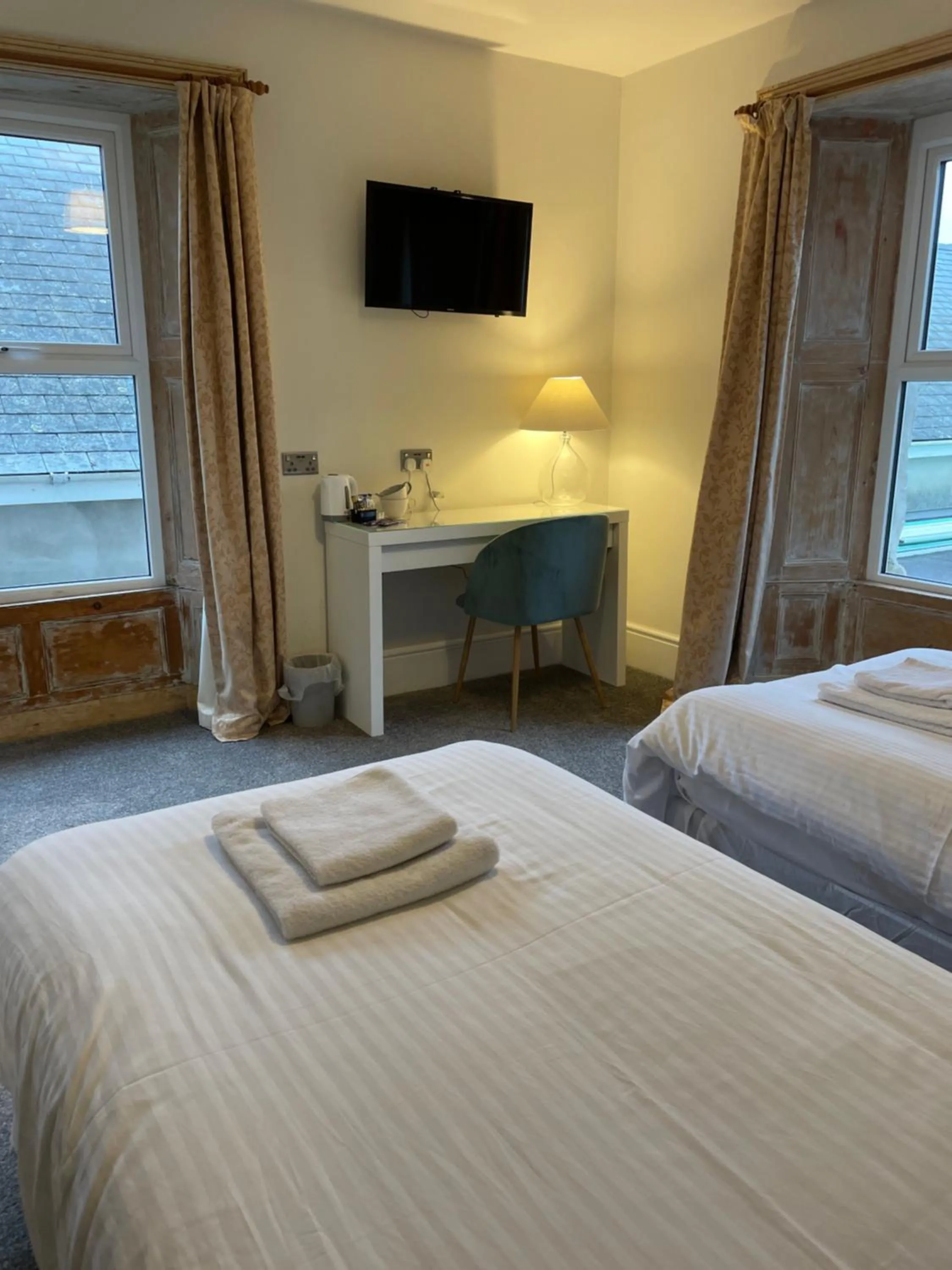 Bed in Woodlands Hall Hotel