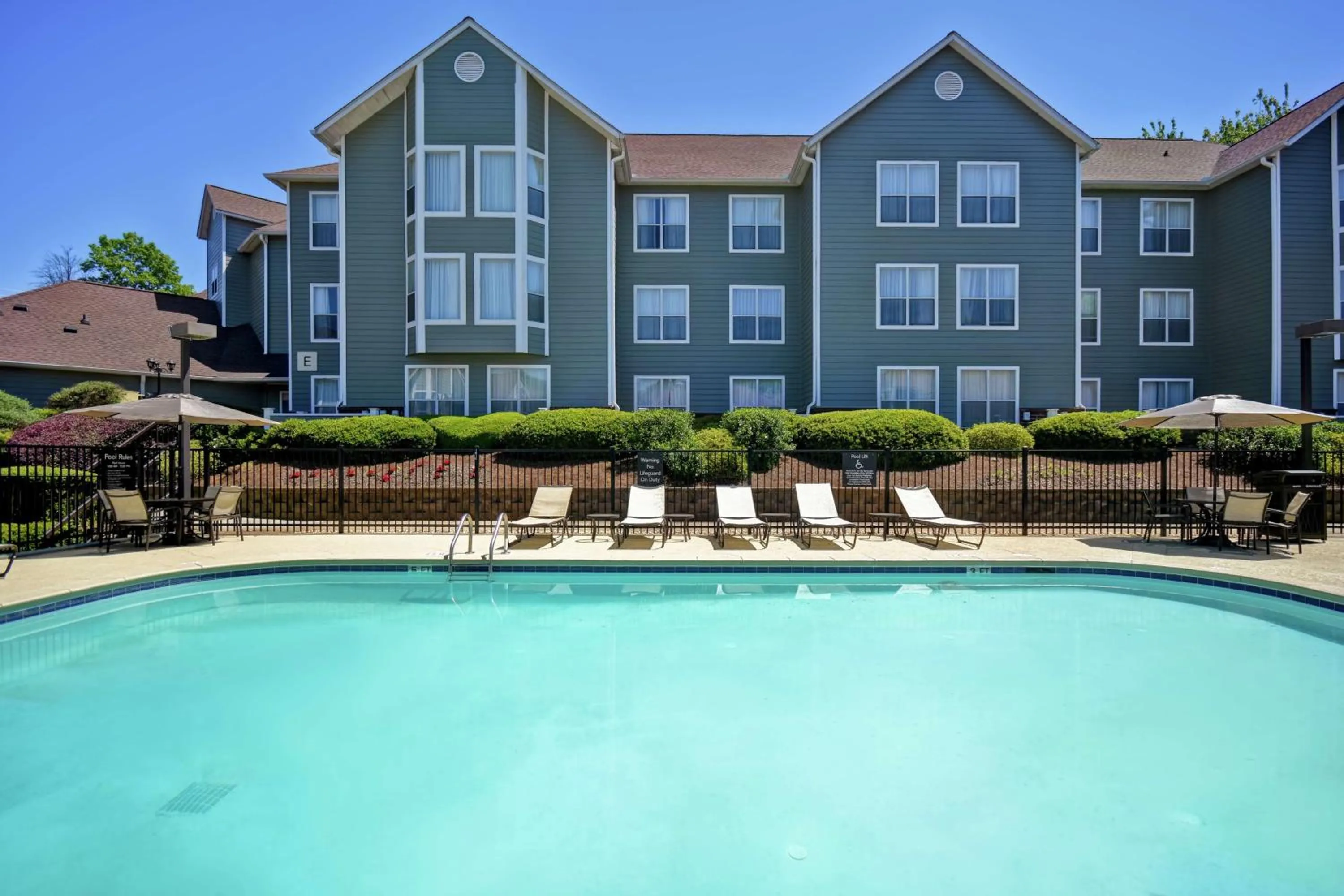 Pool view in Homewood Suites by Hilton Atlanta-Galleria/Cumberland