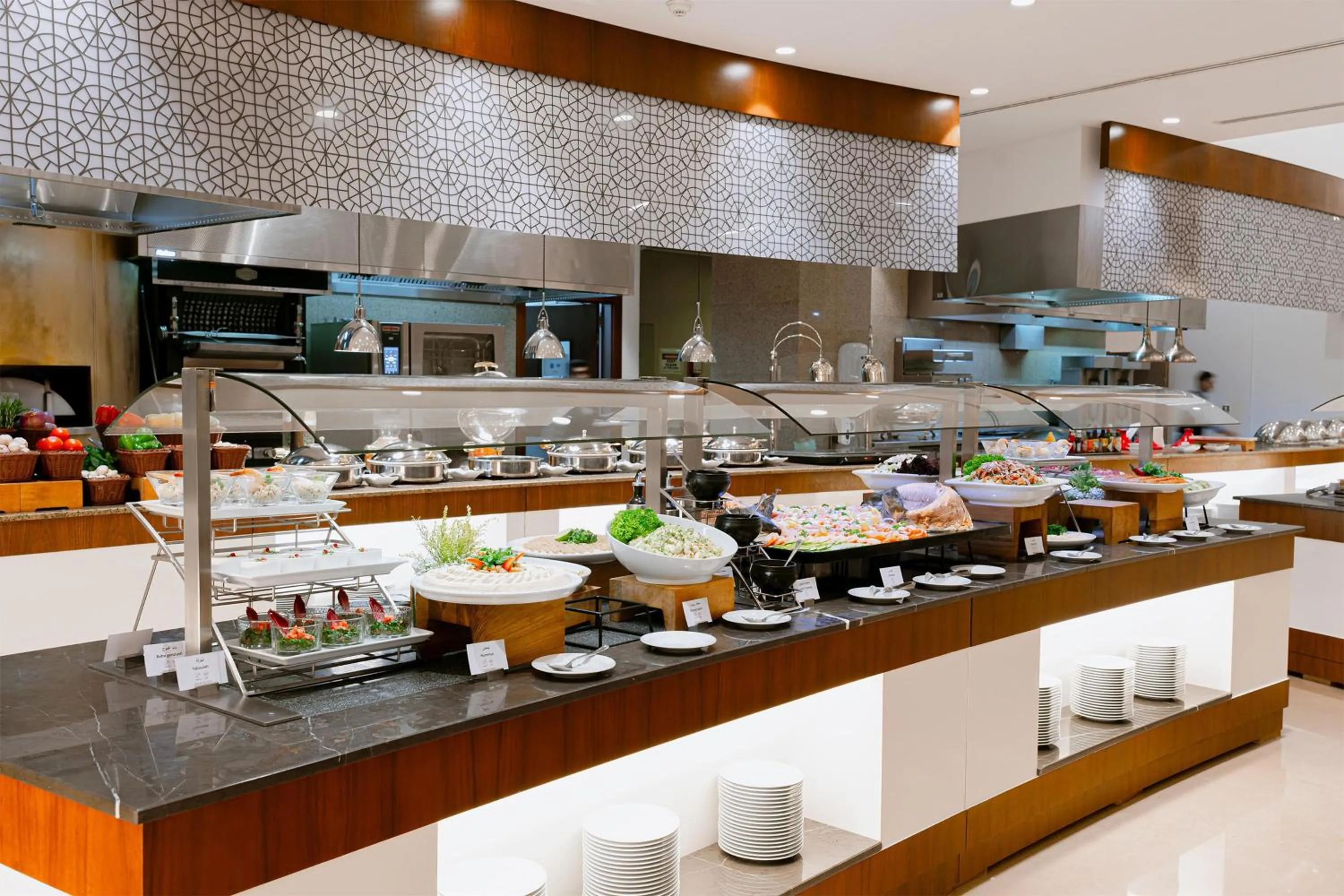 Restaurant/places to eat in Radisson Blu Hotel and Convention Center, Riyadh Minhal