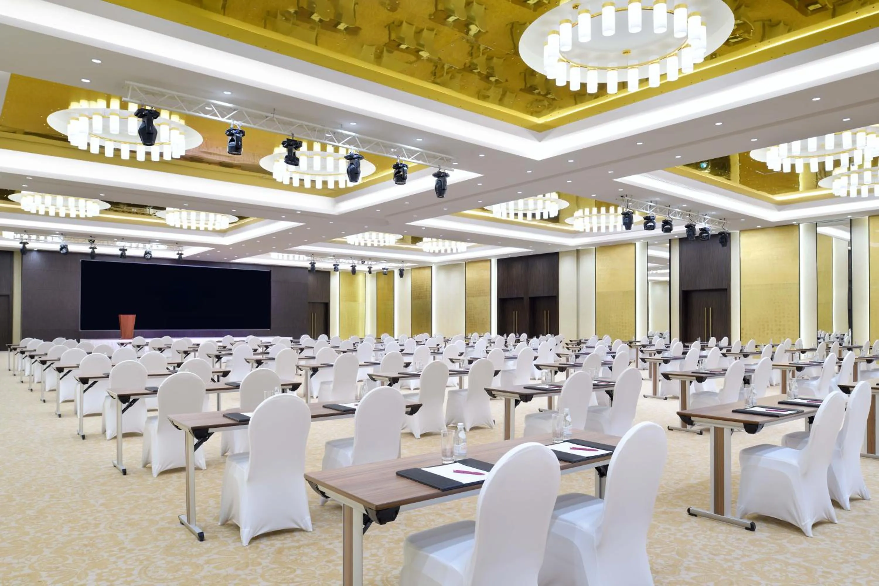 Meeting/conference room in Radisson Blu Hotel and Convention Center, Riyadh Minhal