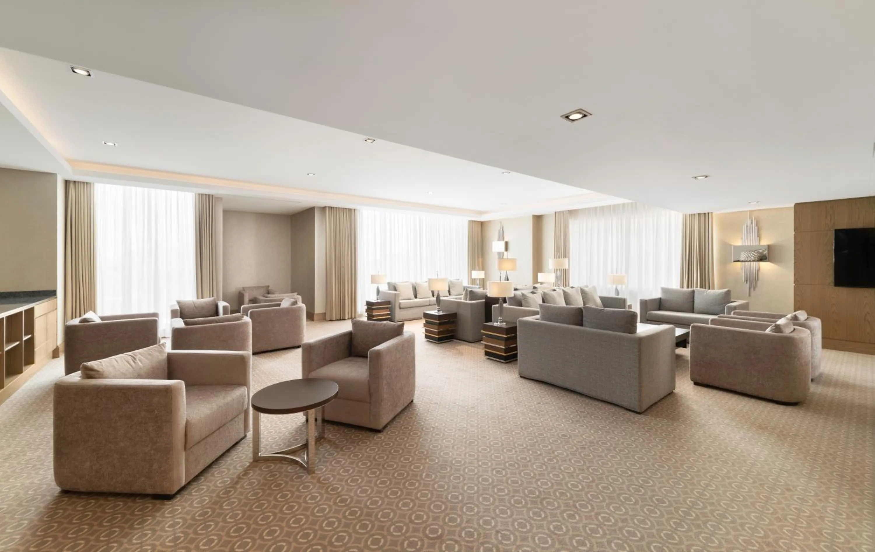 Business facilities in Radisson Blu Hotel and Convention Center, Riyadh Minhal