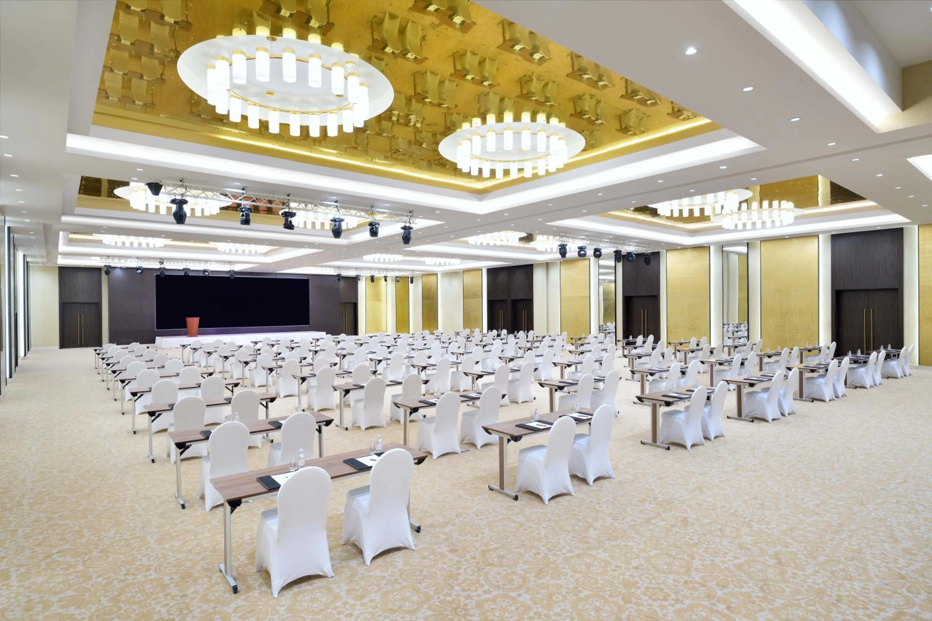 Meeting/conference room in Radisson Blu Hotel and Convention Center, Riyadh Minhal