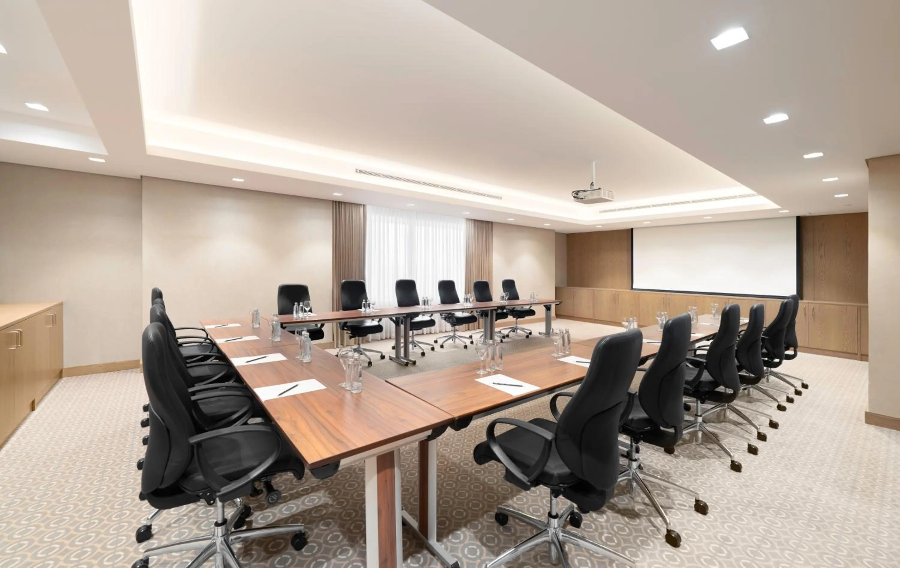 Meeting/conference room in Radisson Blu Hotel and Convention Center, Riyadh Minhal