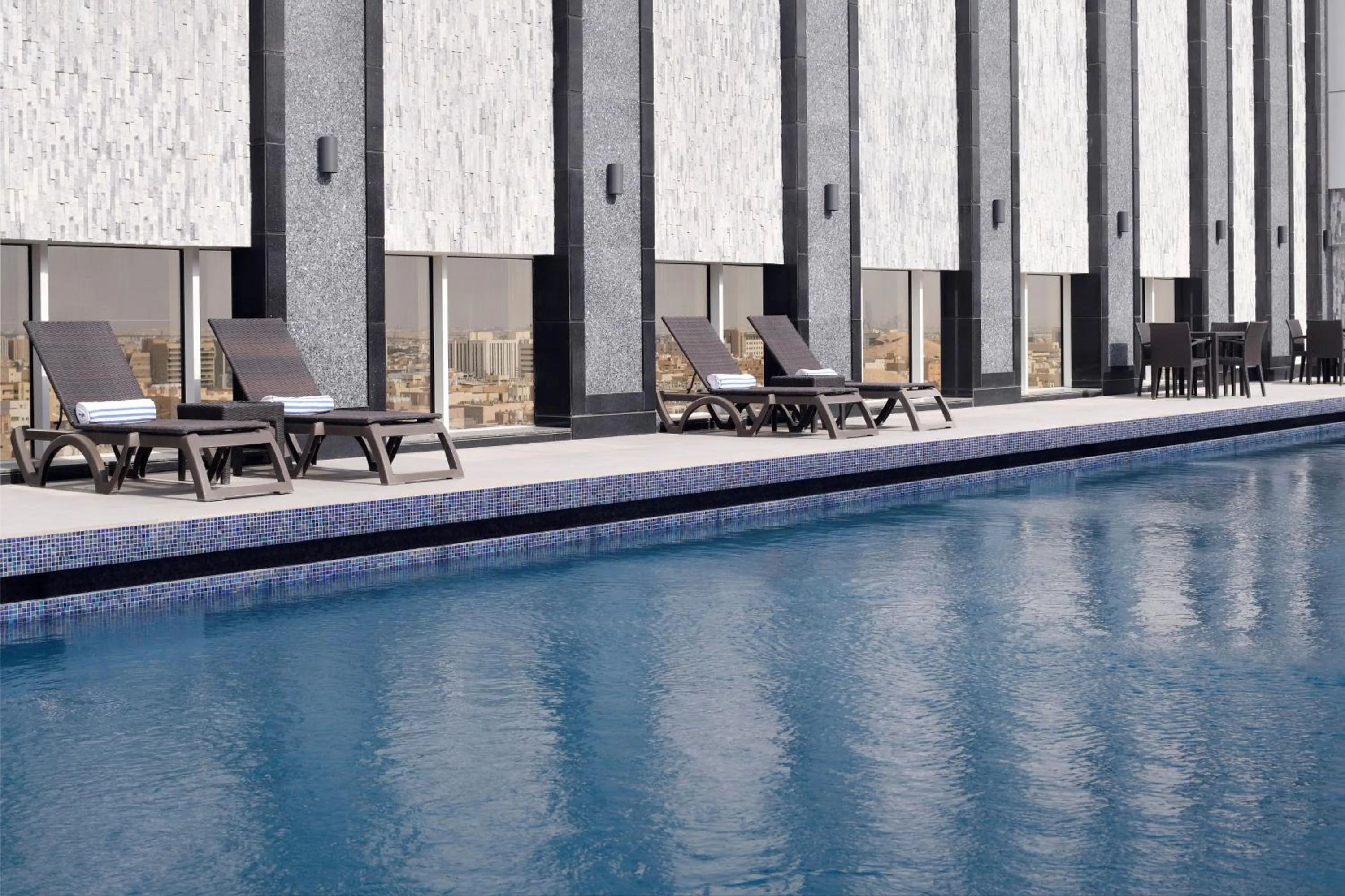 Swimming pool in Radisson Blu Hotel and Convention Center, Riyadh Minhal