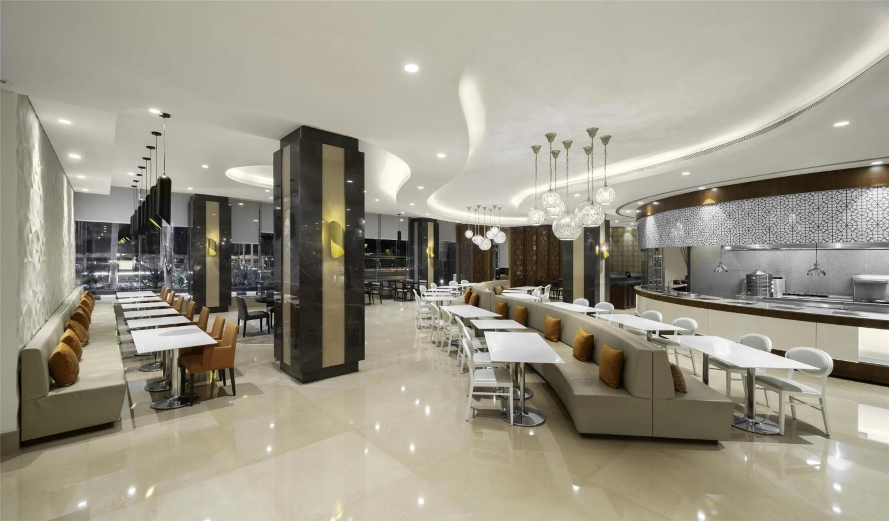 Restaurant/places to eat in Radisson Blu Hotel and Convention Center, Riyadh Minhal
