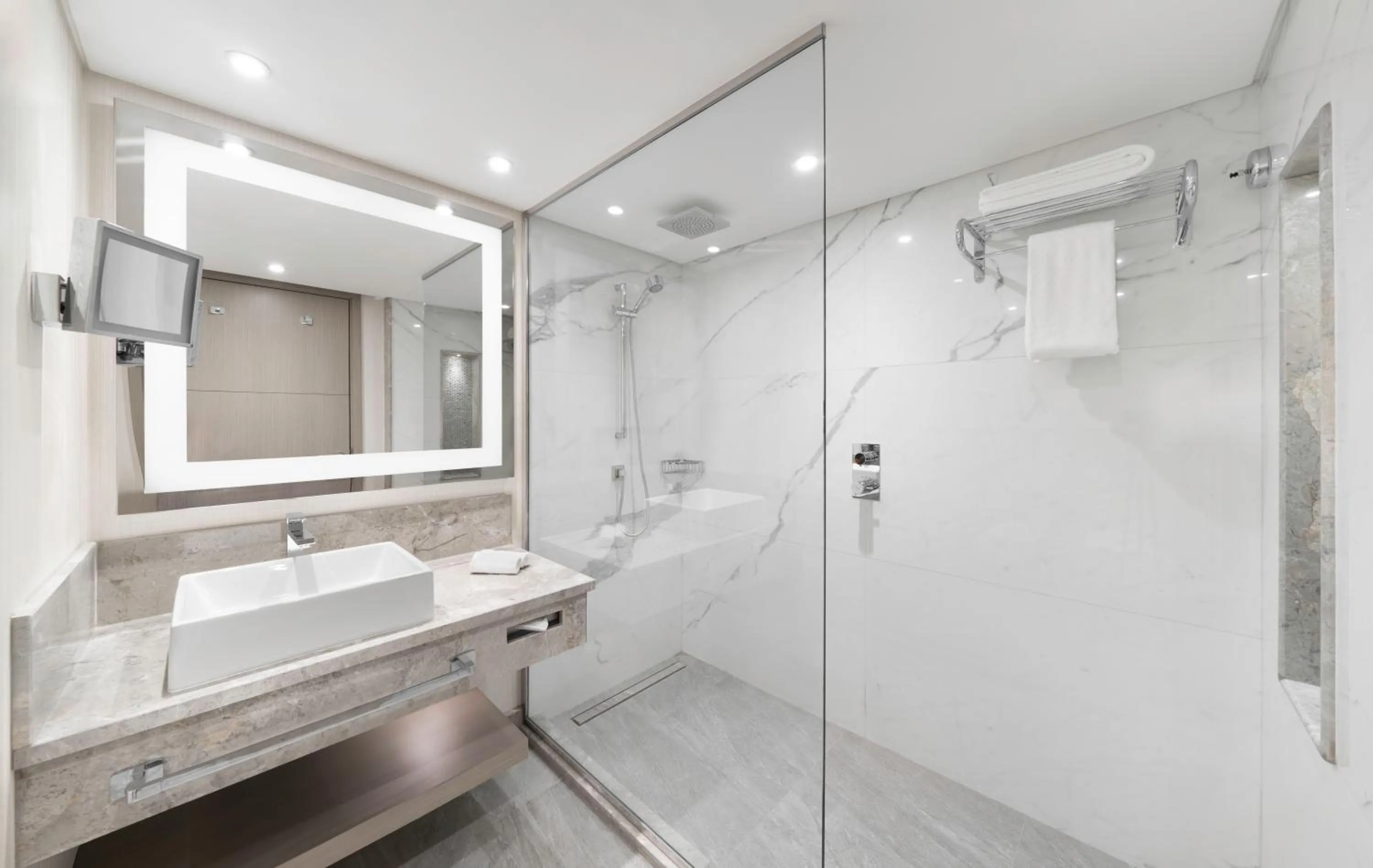 Bathroom in Radisson Blu Hotel and Convention Center, Riyadh Minhal