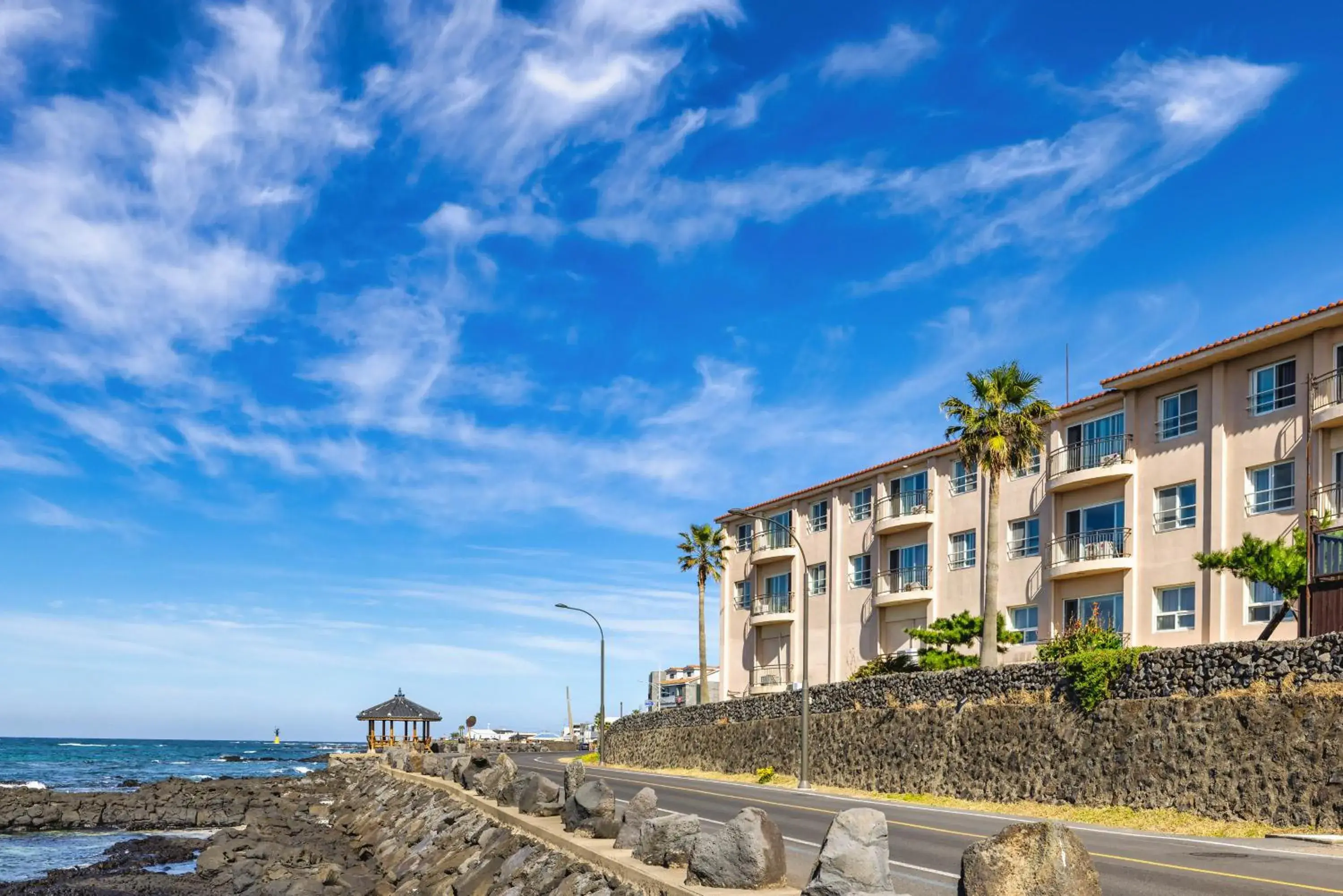 Property building in Kensington Resort Jeju Hanlim Property building in Kensington Resort Jeju Hanlim