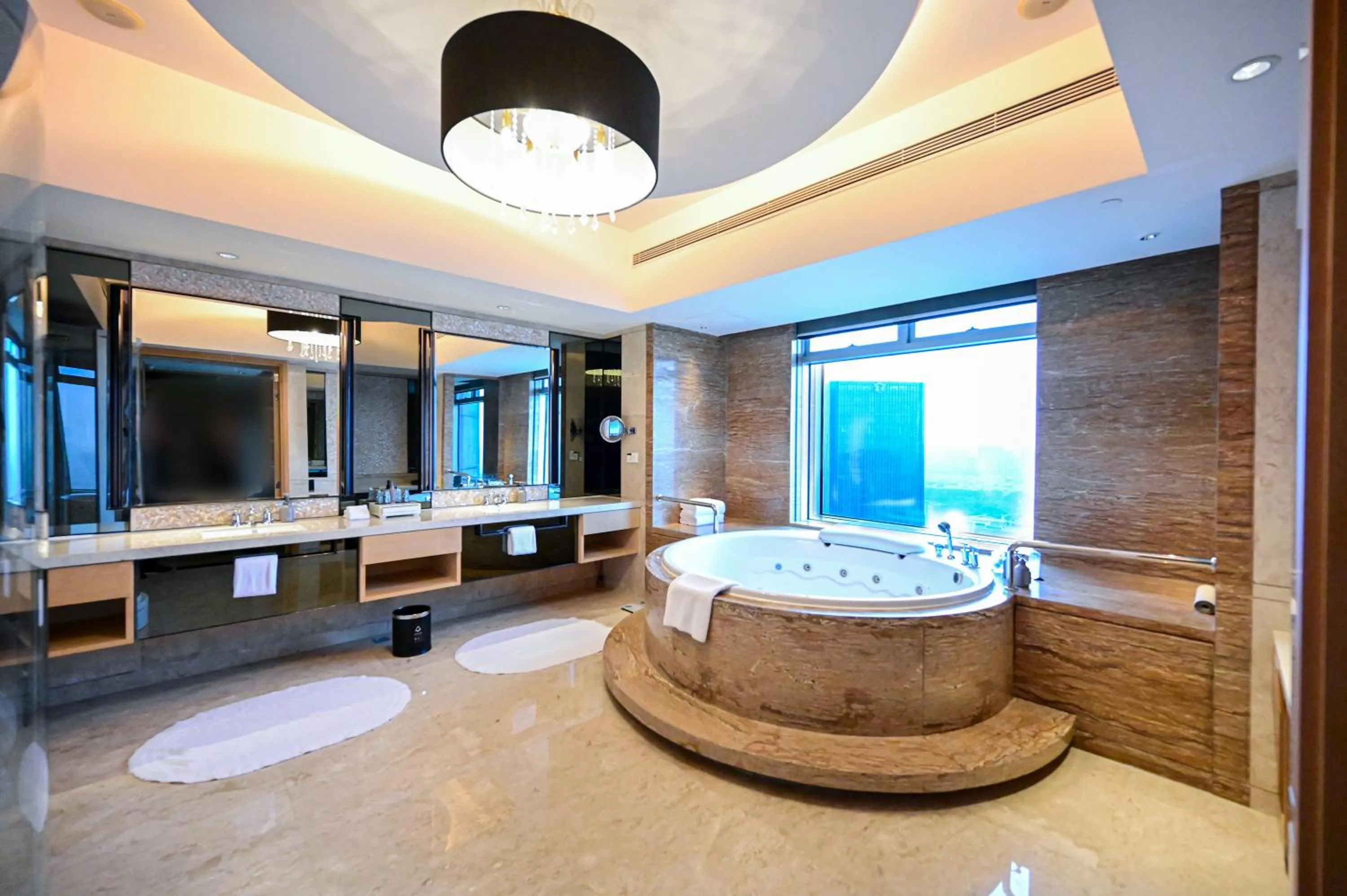 Bathroom in InterContinental Foshan by IHG