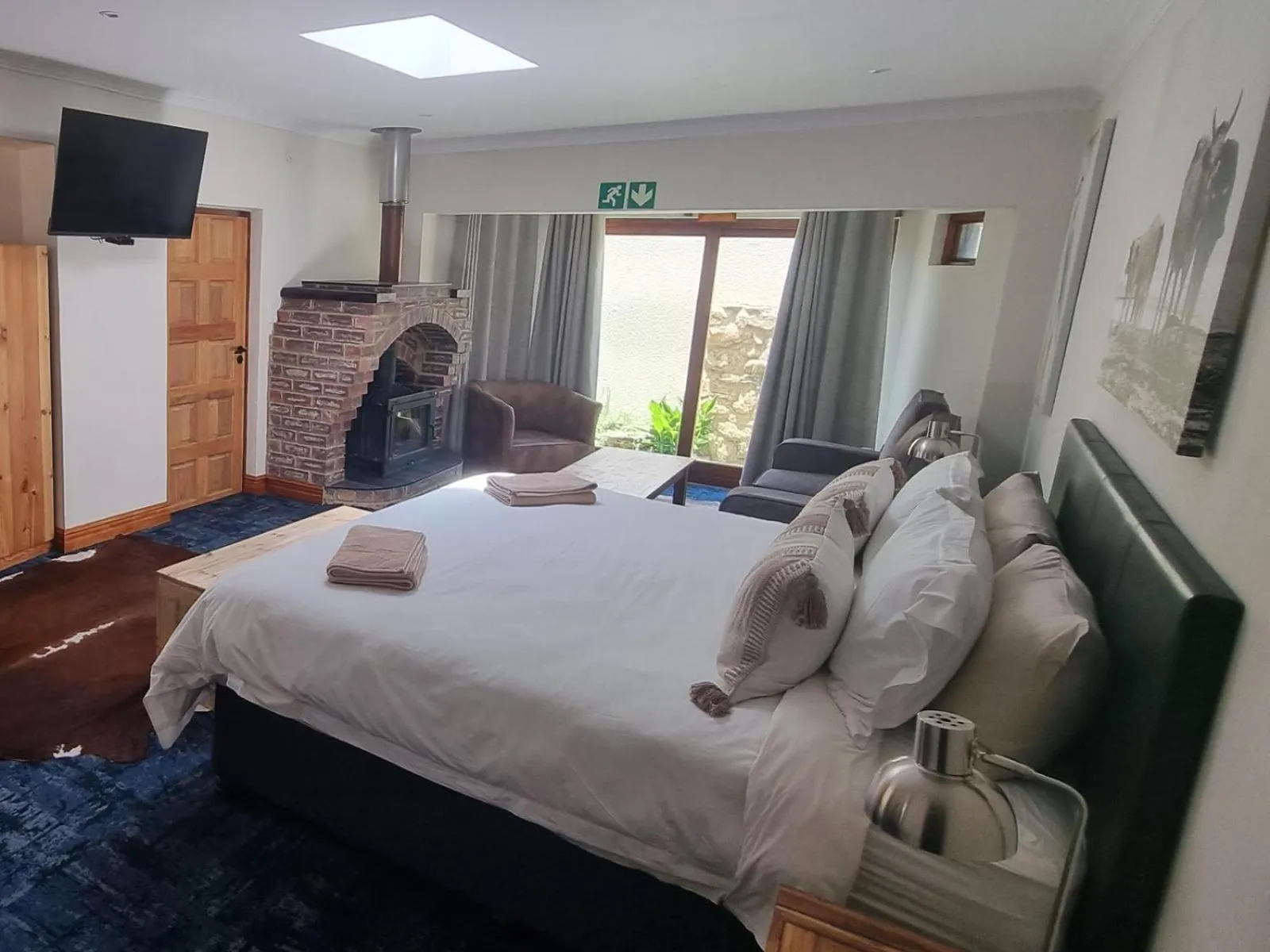 Bed in The Highlander Hotel Dullstroom