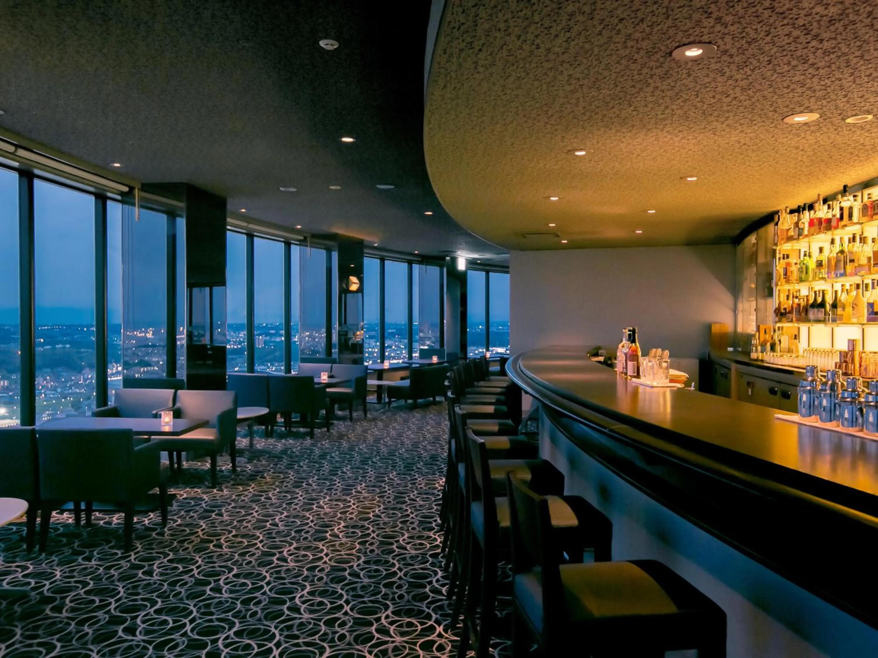 Lounge or bar in Shin Yokohama Prince Hotel