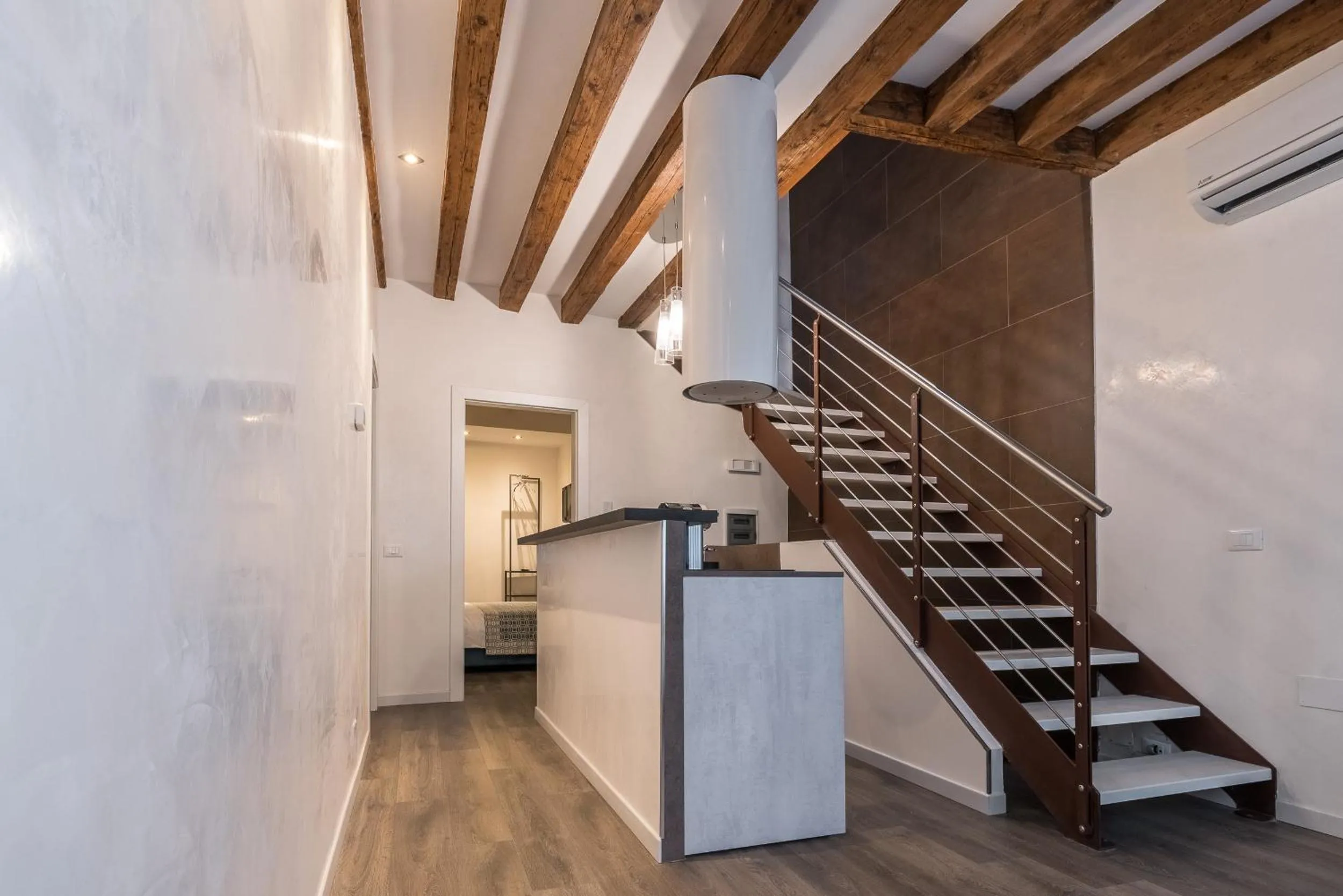Communal kitchen in La Loggia della Luna