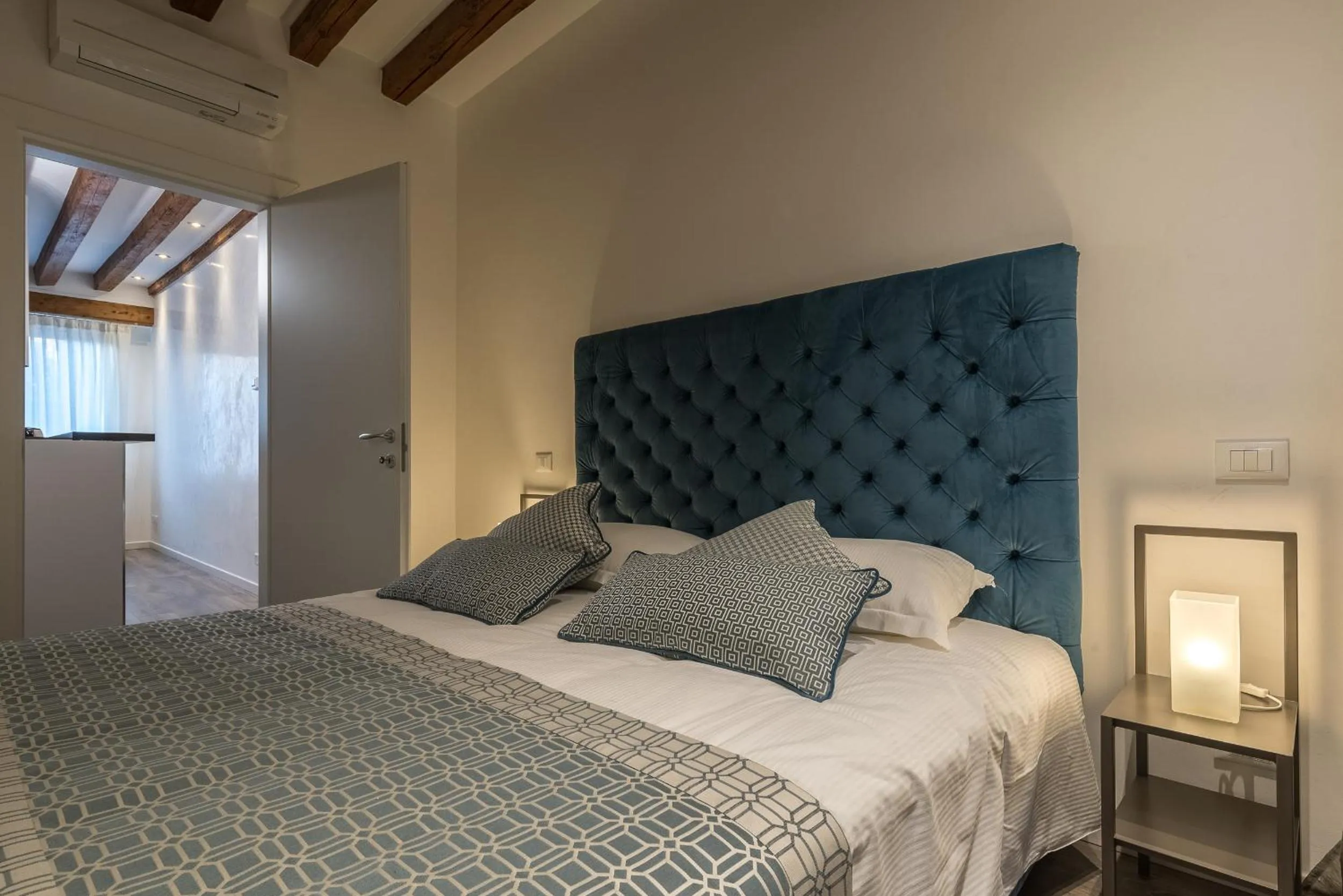 Bedroom, Bed in La Loggia della Luna