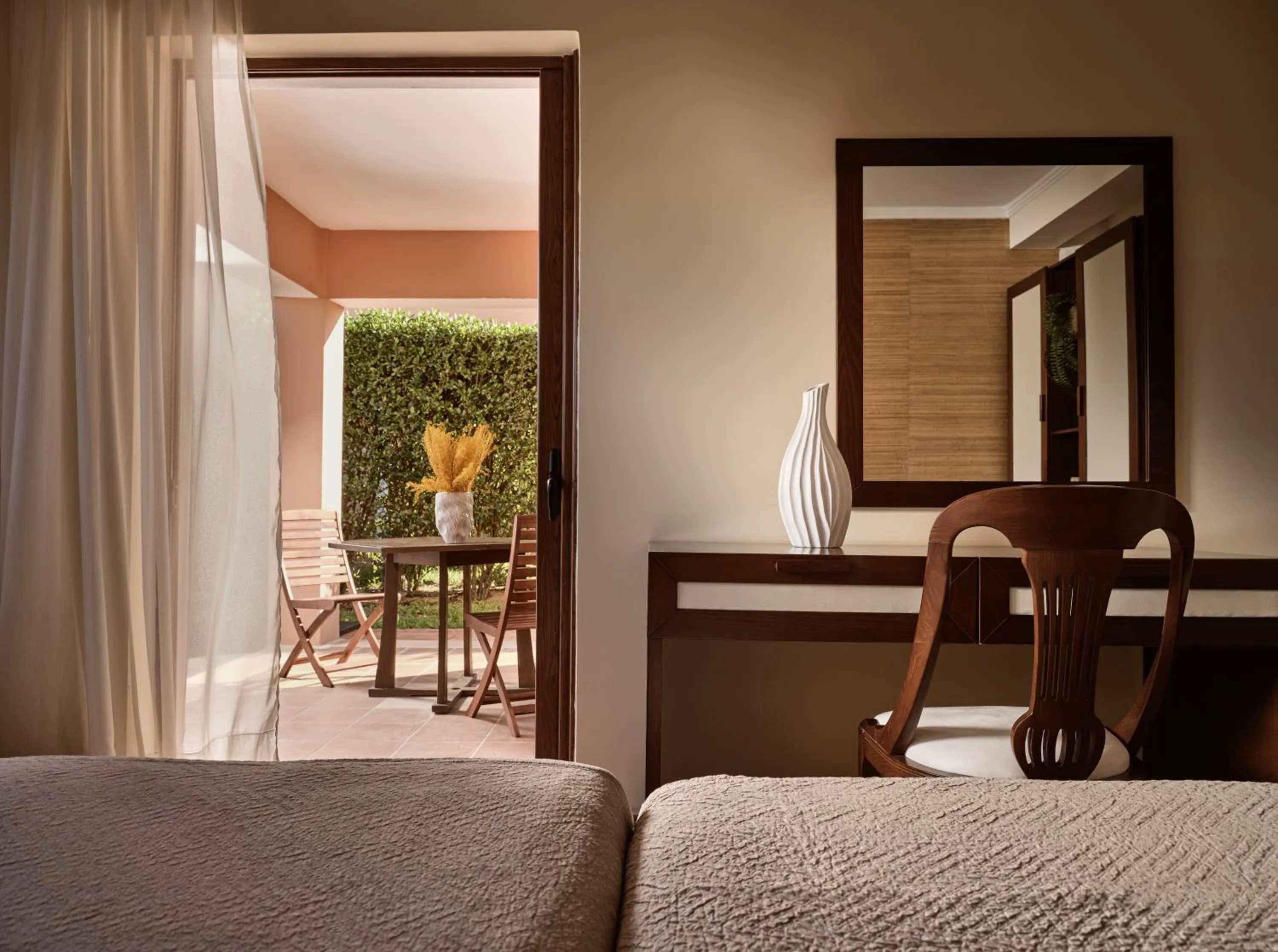 Bed in Hotel St John Villas