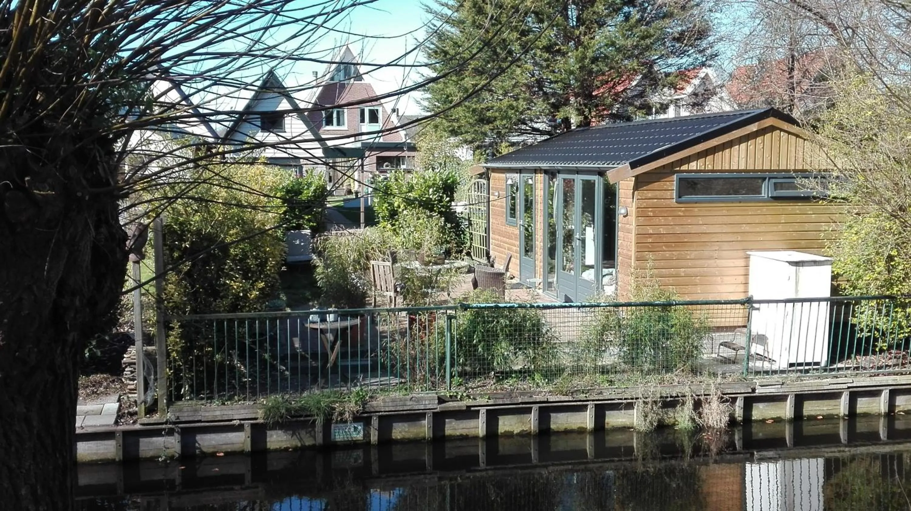 Property building in De Zes Wielen