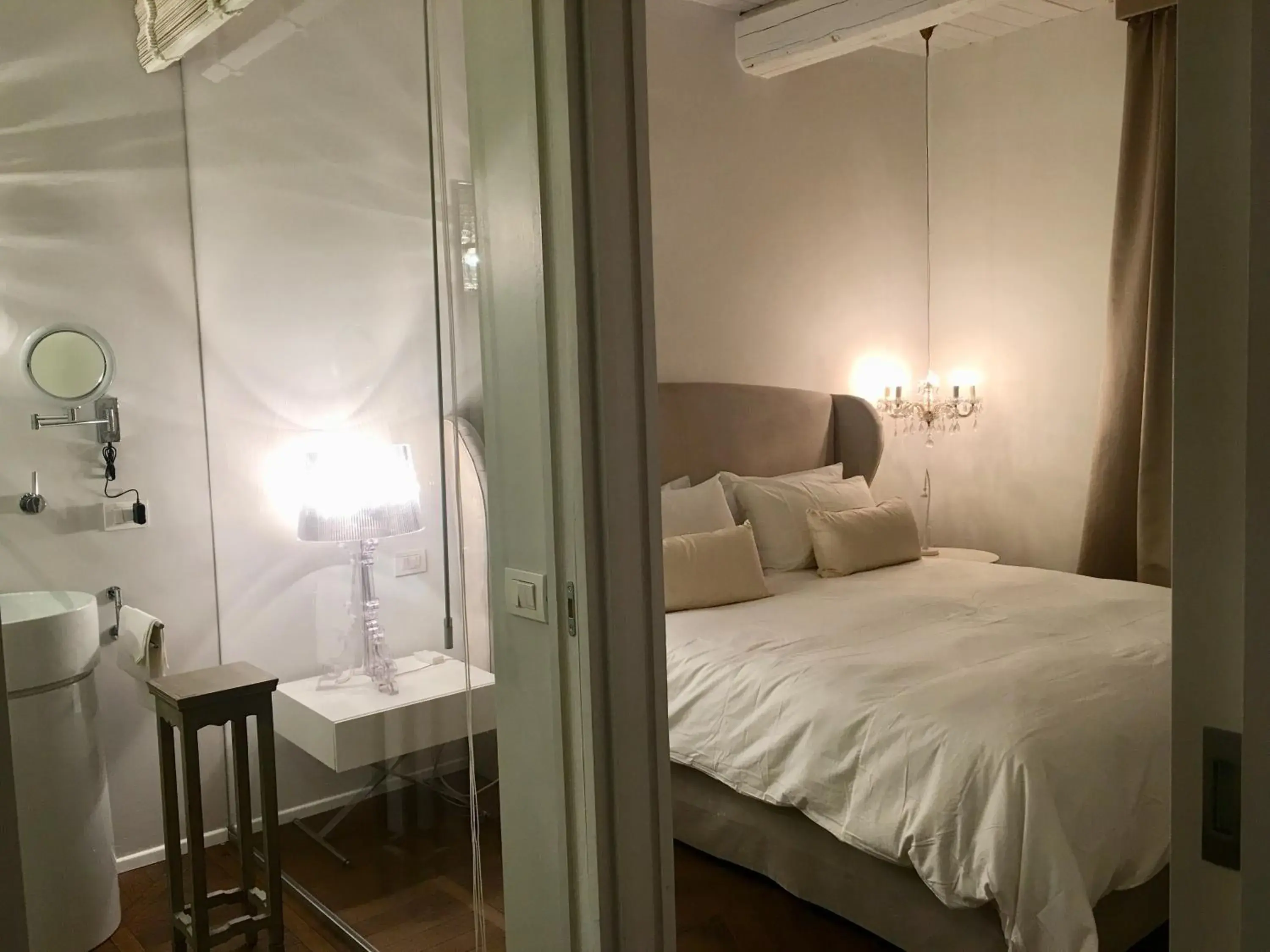 Deluxe Suite with Spa Bath in Luxury My home Deluxe Suite with Spa Bath in Luxury My home