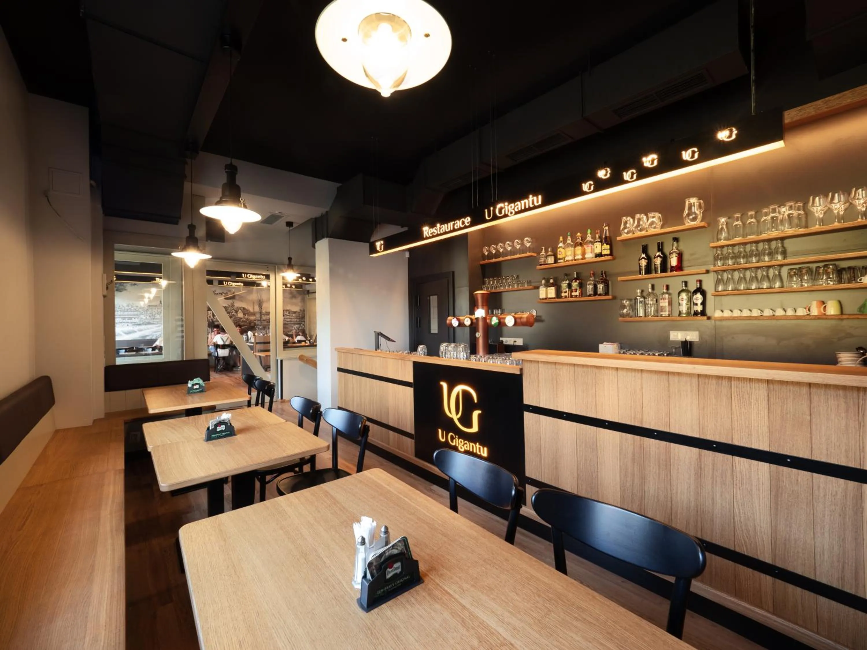 Restaurant/places to eat in Penzion U Gigantu