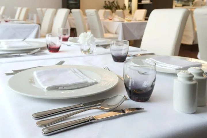 Restaurant/places to eat in Hotel Mousson