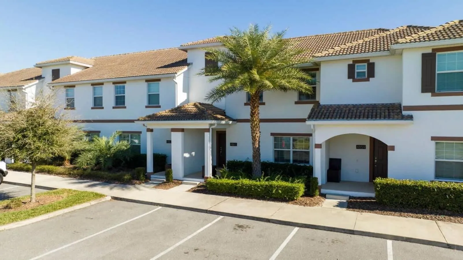 Four Bedrooms TownHome 4861