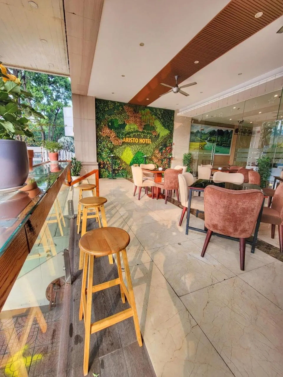 Seating area in Aristo Saigon Hotel