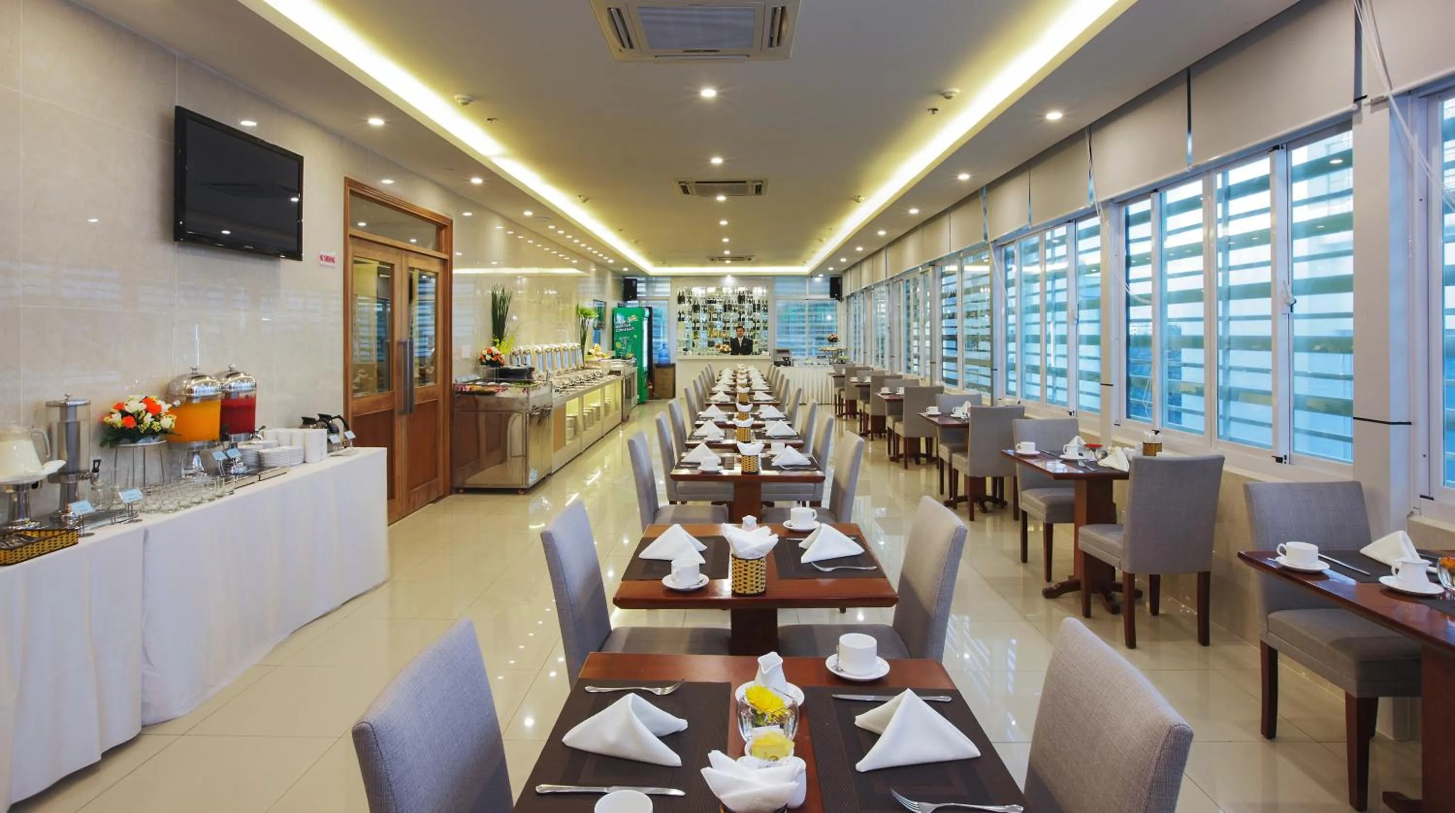 Restaurant/places to eat in Aristo Saigon Hotel