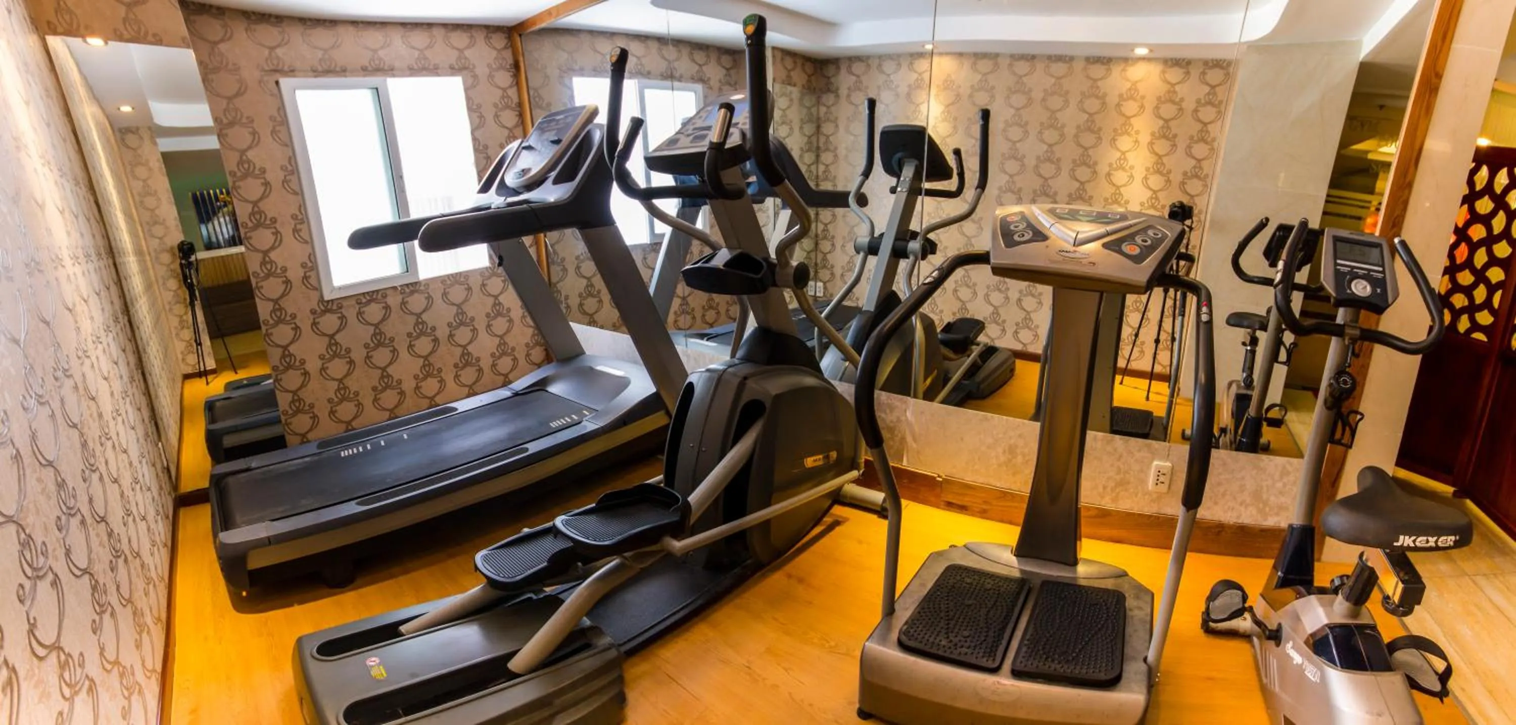 Fitness centre/facilities in Aristo Saigon Hotel