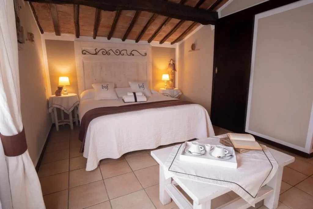 Bed in Borgo San Faustino Country Relais and Spa