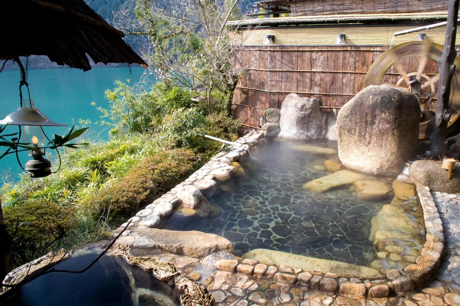 Hot Spring Bath in Kosenkaku Yoshinoya