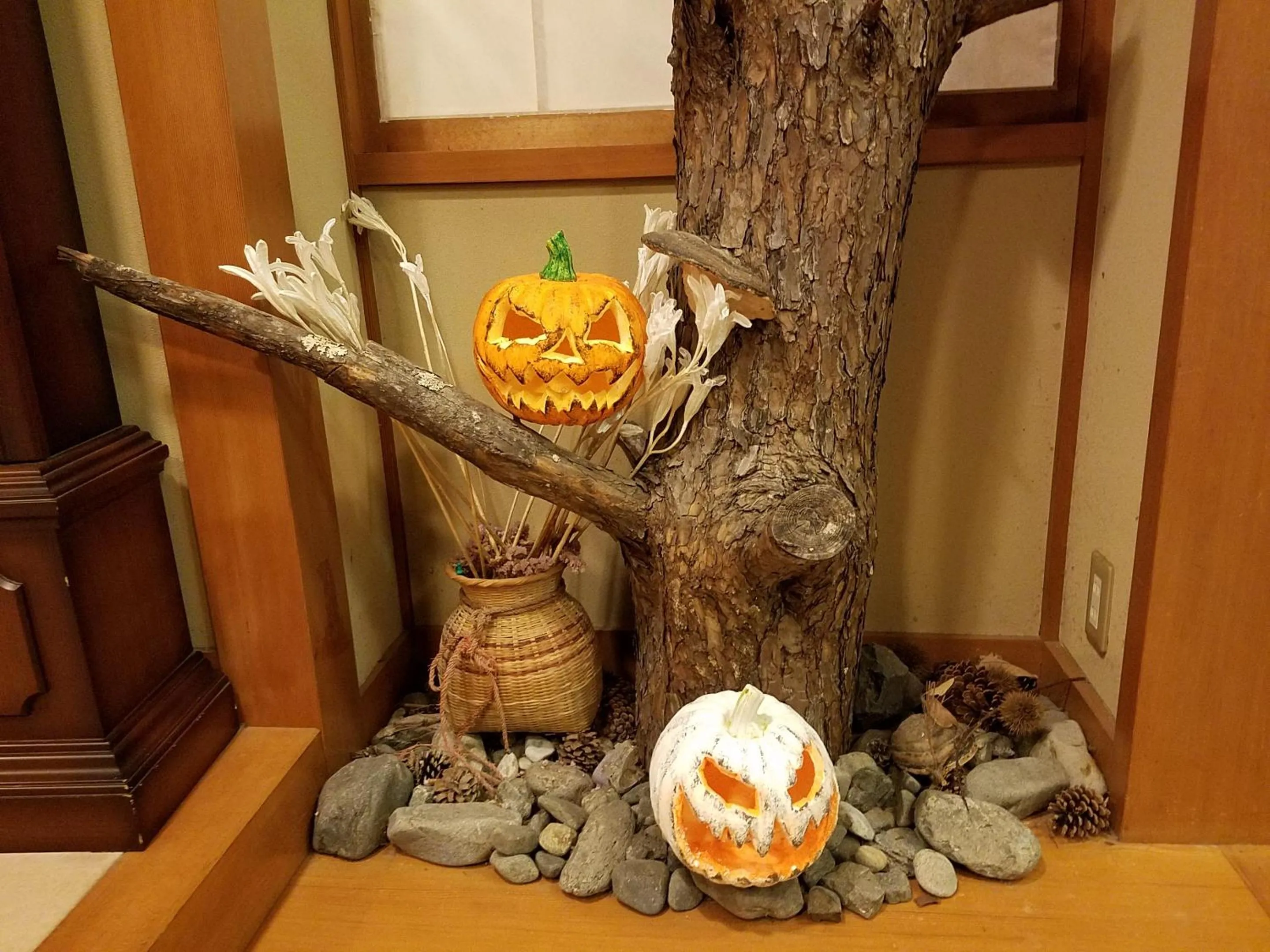 Decorative detail in Kosenkaku Yoshinoya