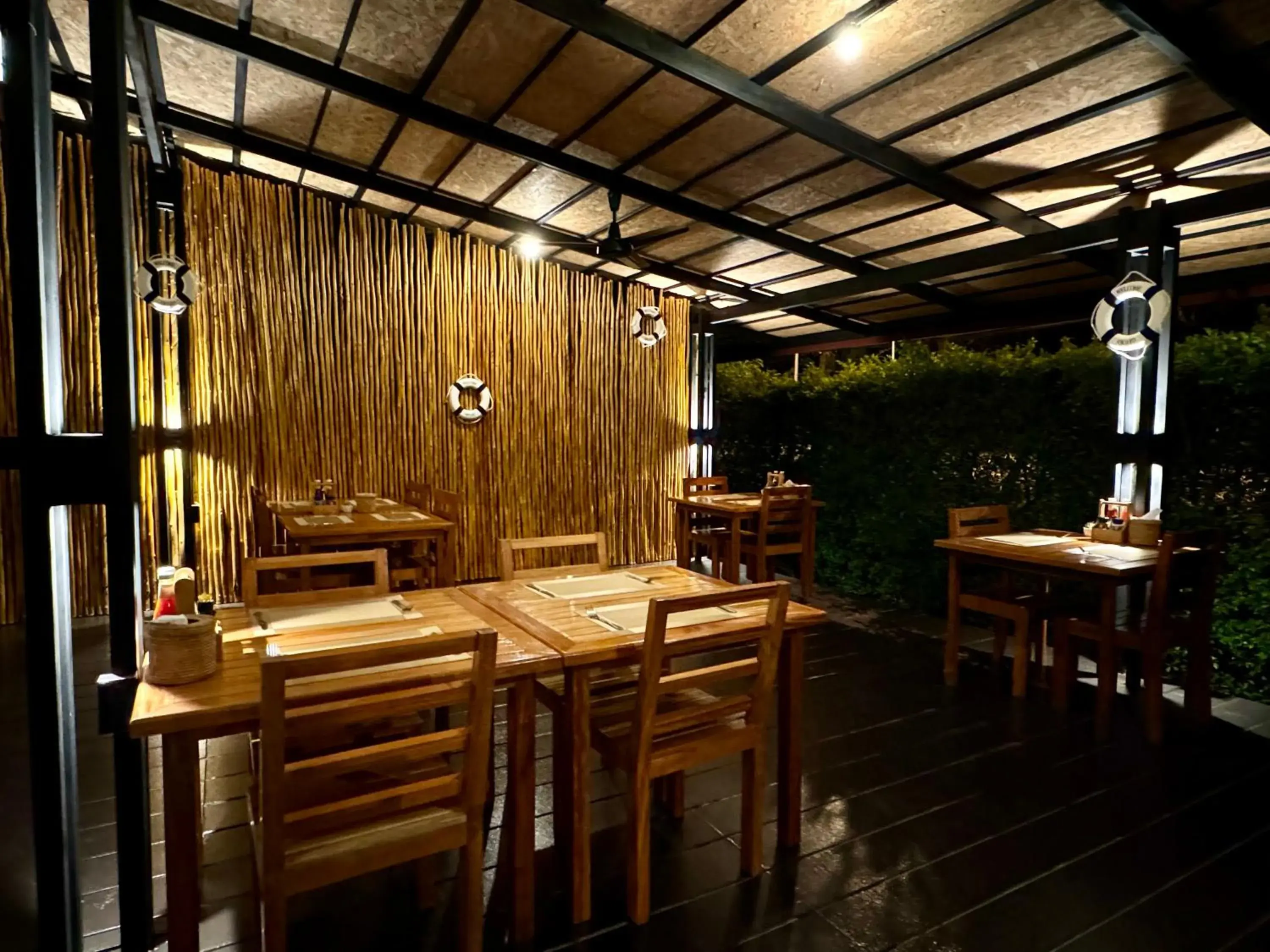 Restaurant/places to eat in Verona Lanta Resort Restaurant/places to eat in Verona Lanta Resort