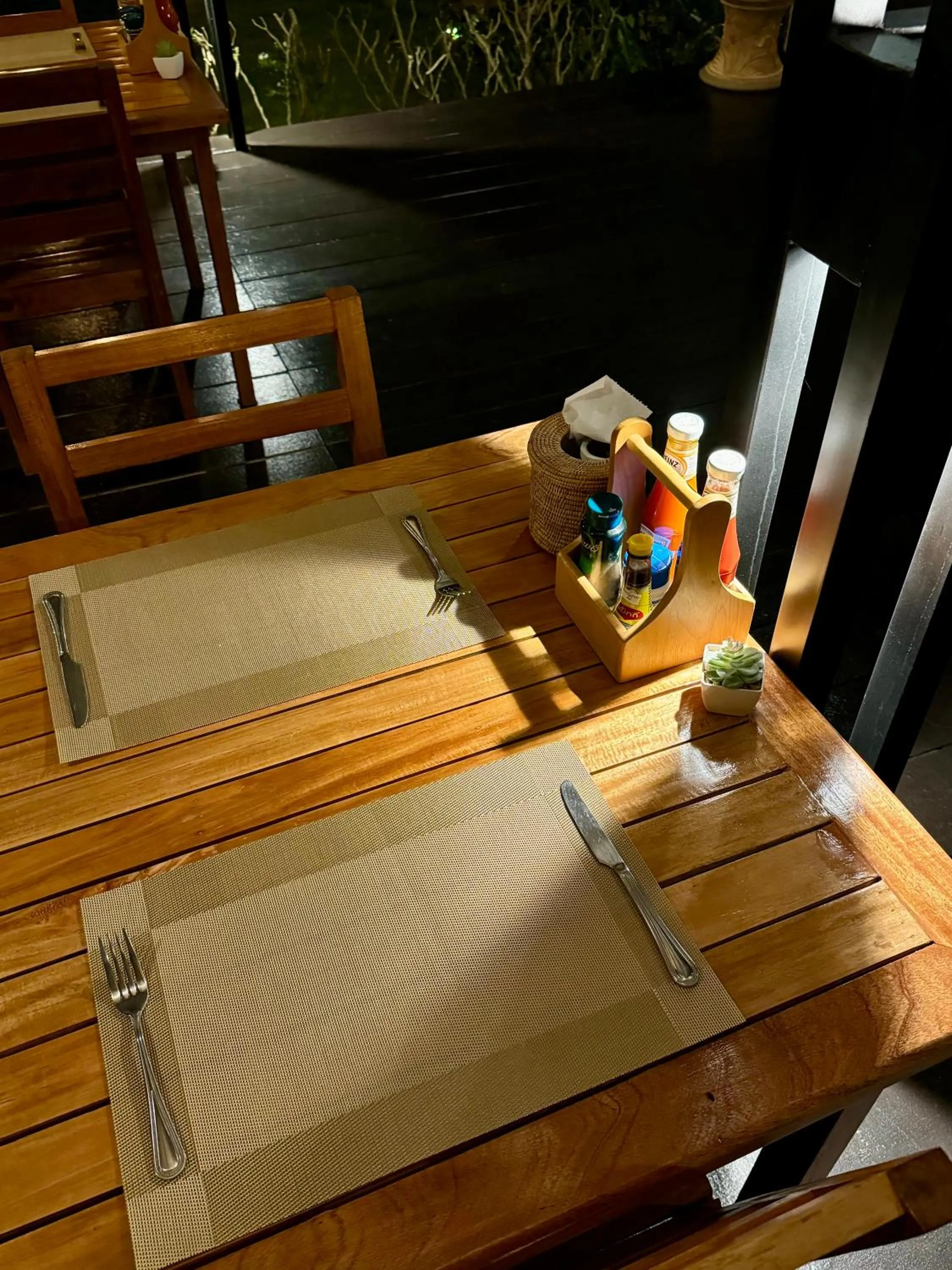 Restaurant/places to eat in Verona Lanta Resort