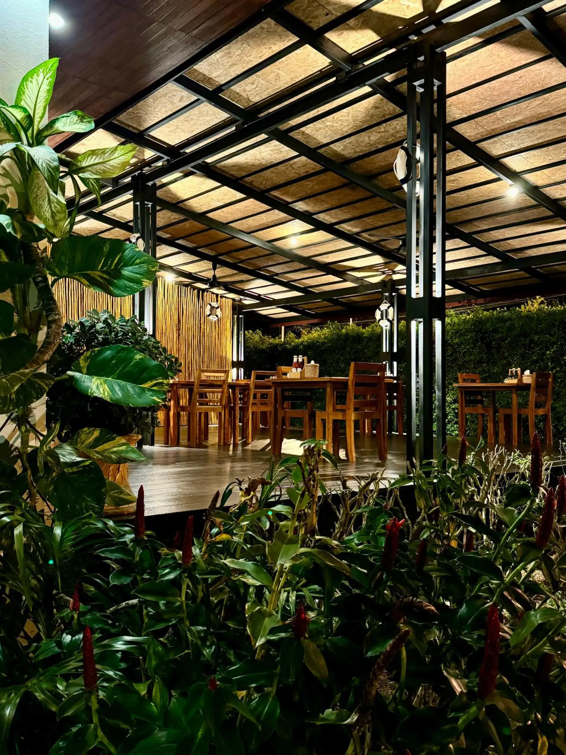 Restaurant/places to eat in Verona Lanta Resort Restaurant/places to eat in Verona Lanta Resort