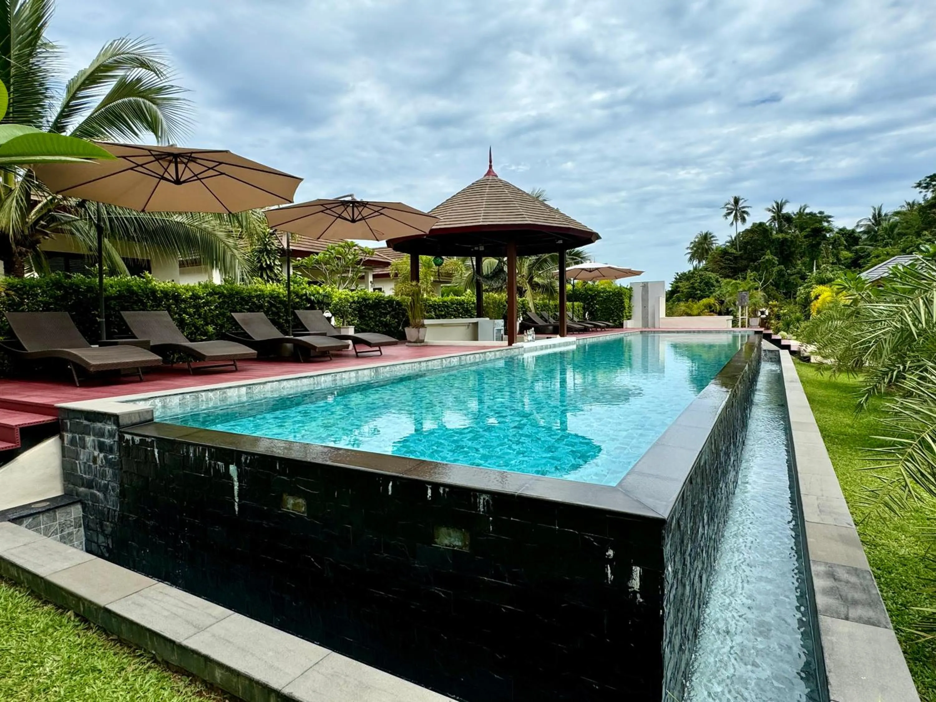 Pool view in Verona Lanta Resort