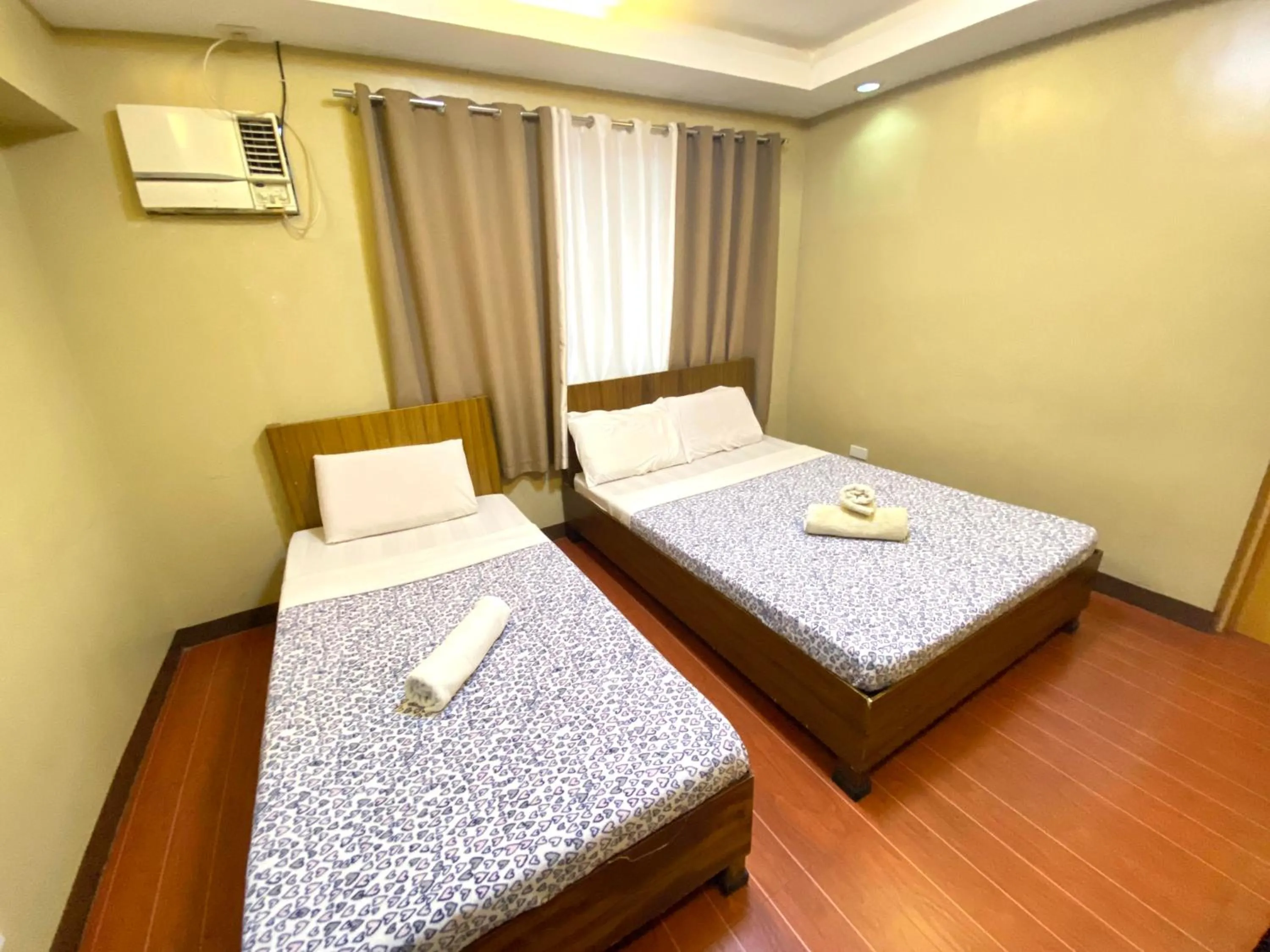 Bed in East Square Inn