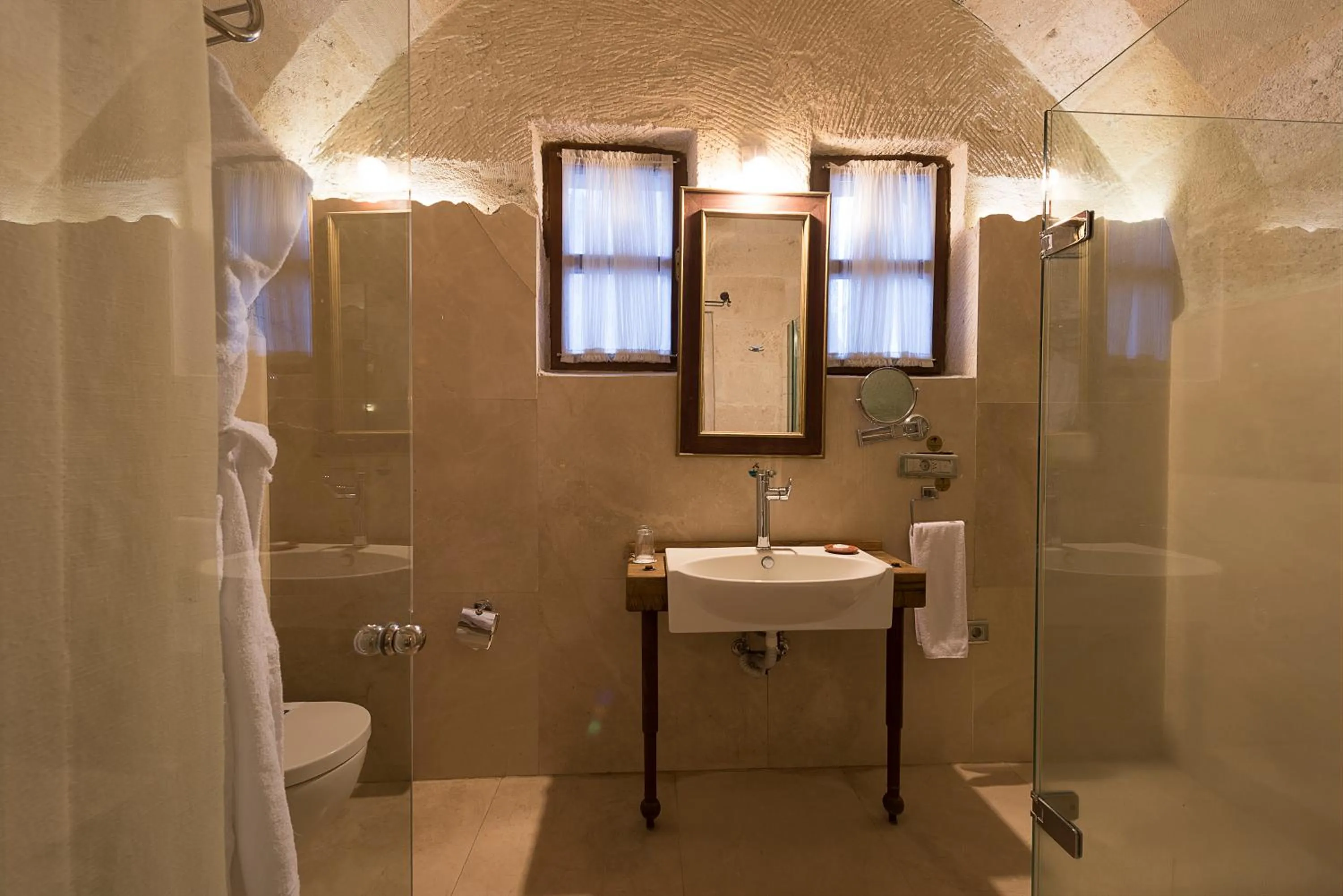 Shower in Anatolian Houses Cave Hotel & SPA