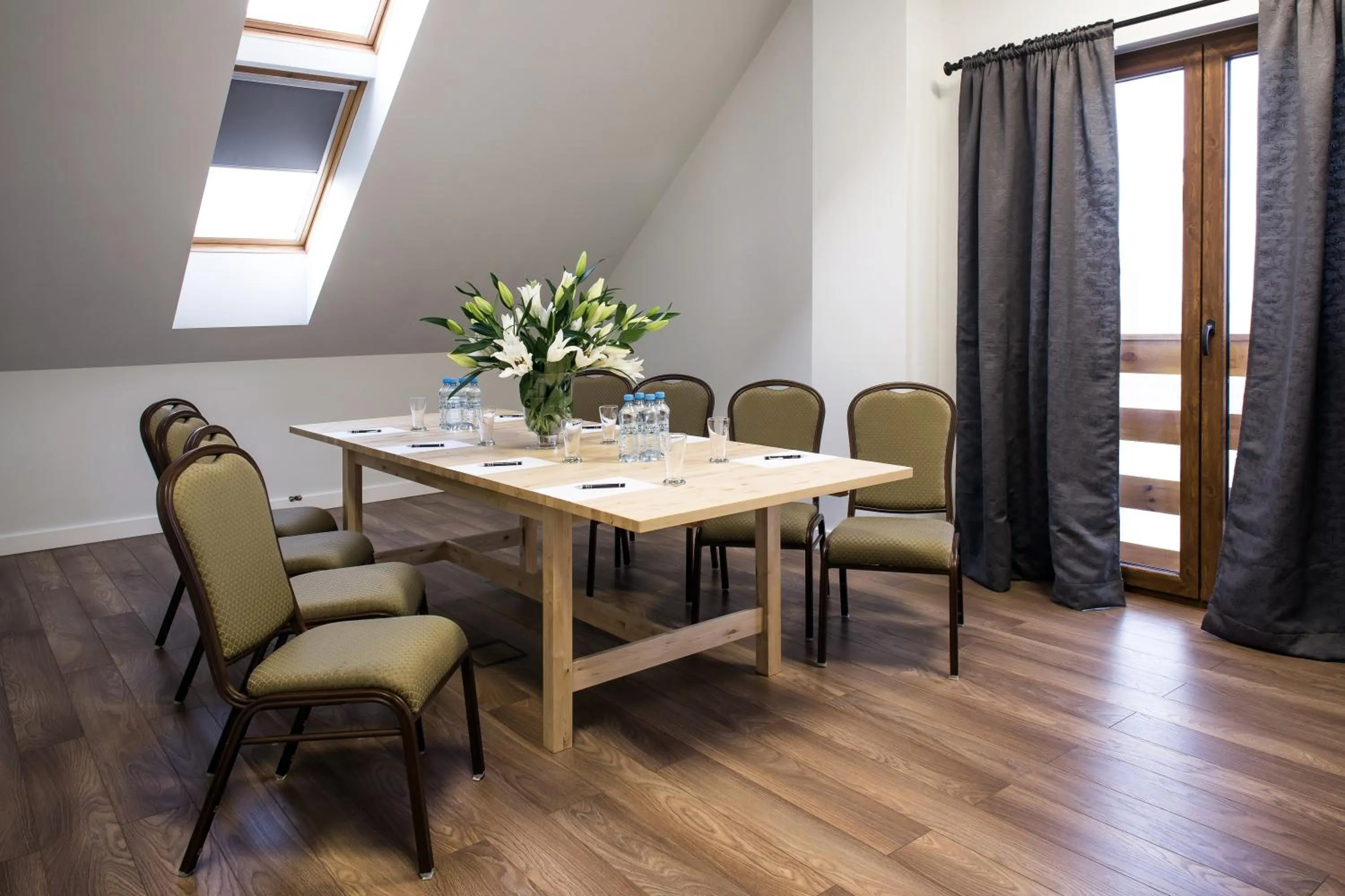 Business facilities in Chata Walichnowska