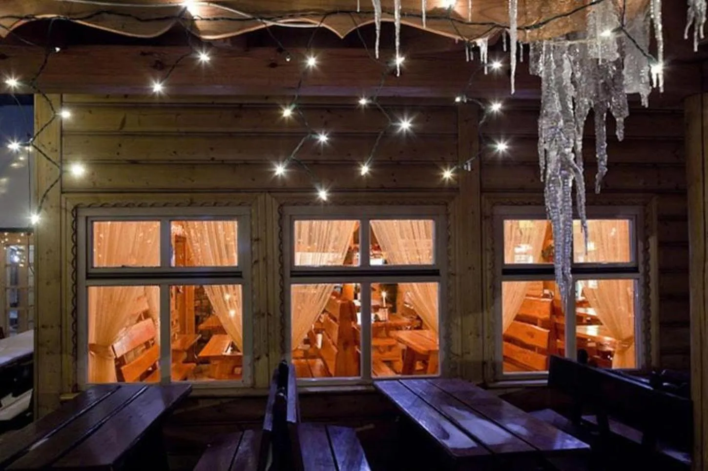 Property building in Chata Walichnowska